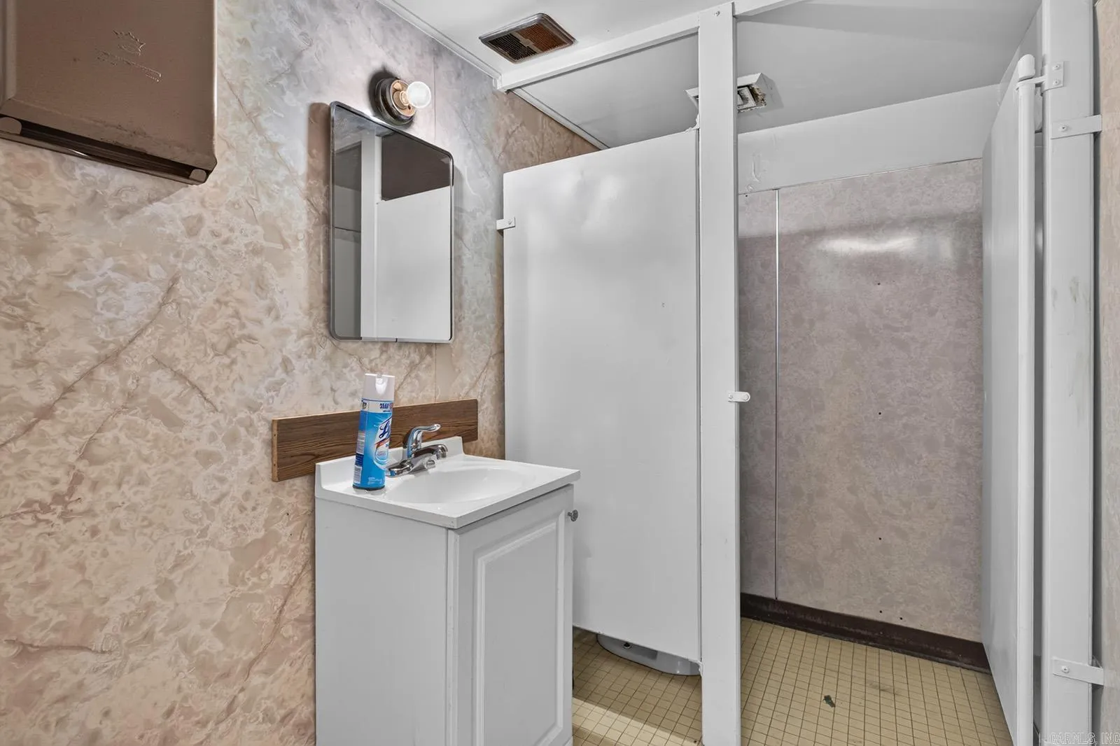 Property at 1601 S University - Image 24
