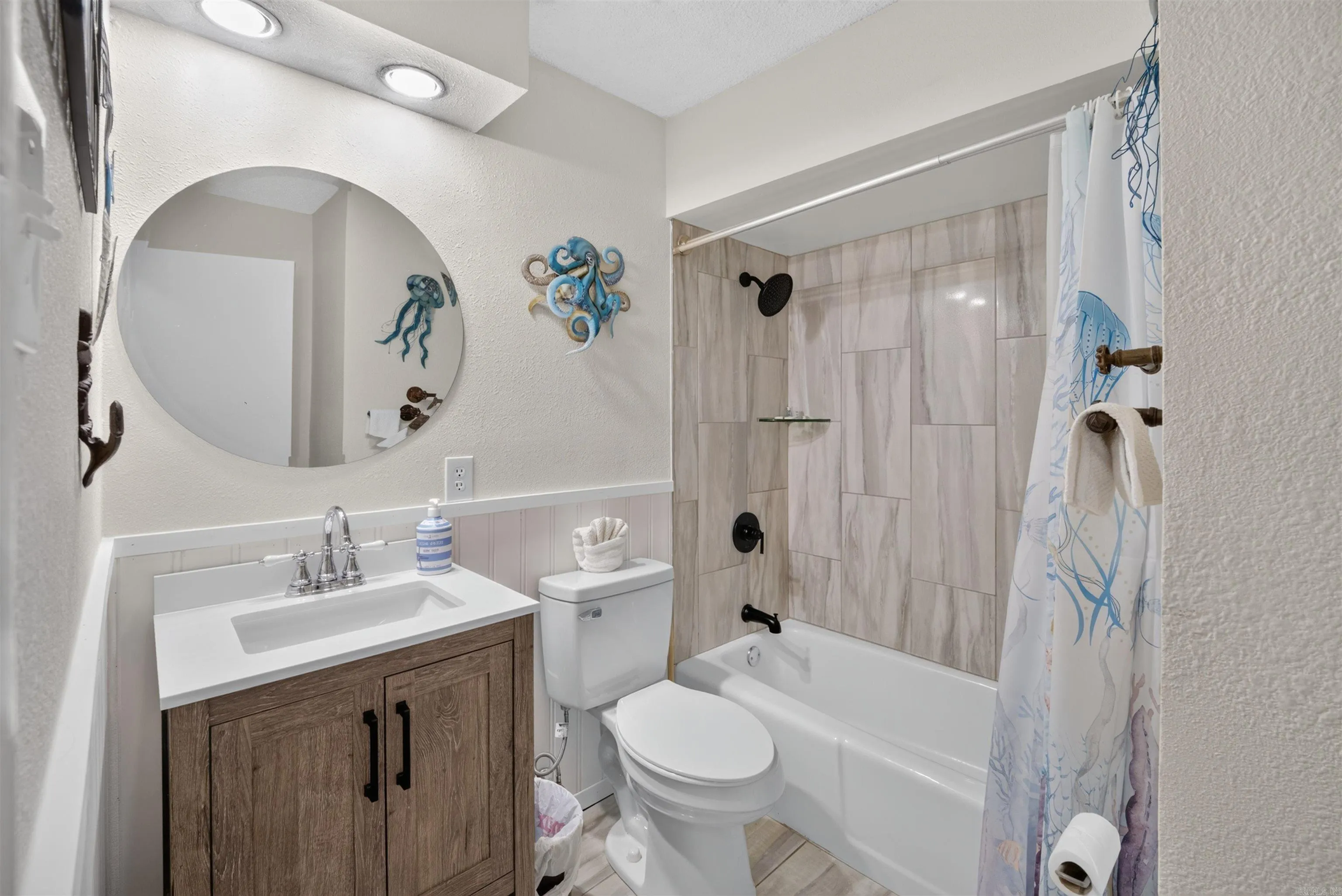 Property at 112  Honolulu - Image 26