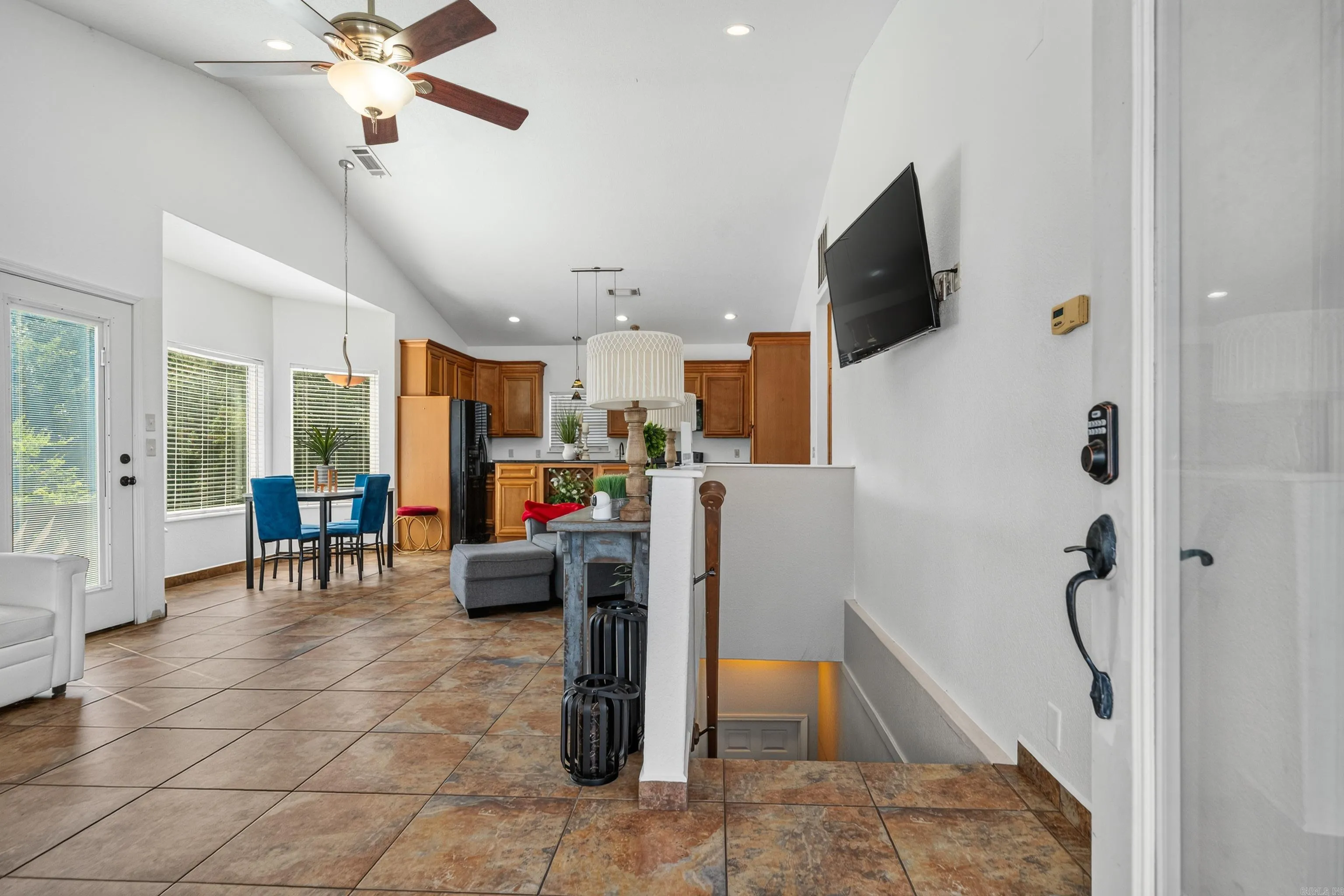 Property at 208  Aberina, A - Image 12