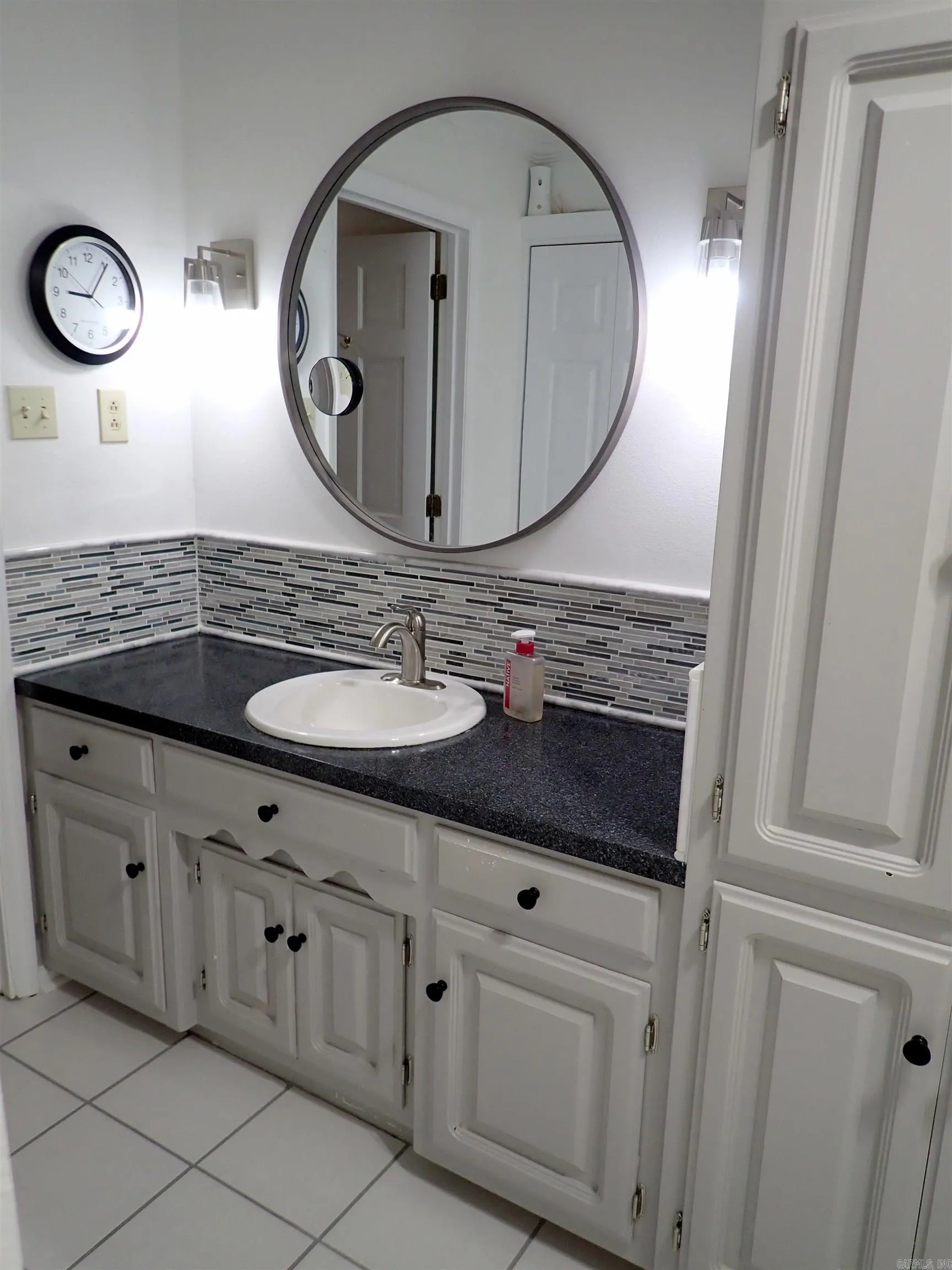 Property at 1629  Northridge - Image 40