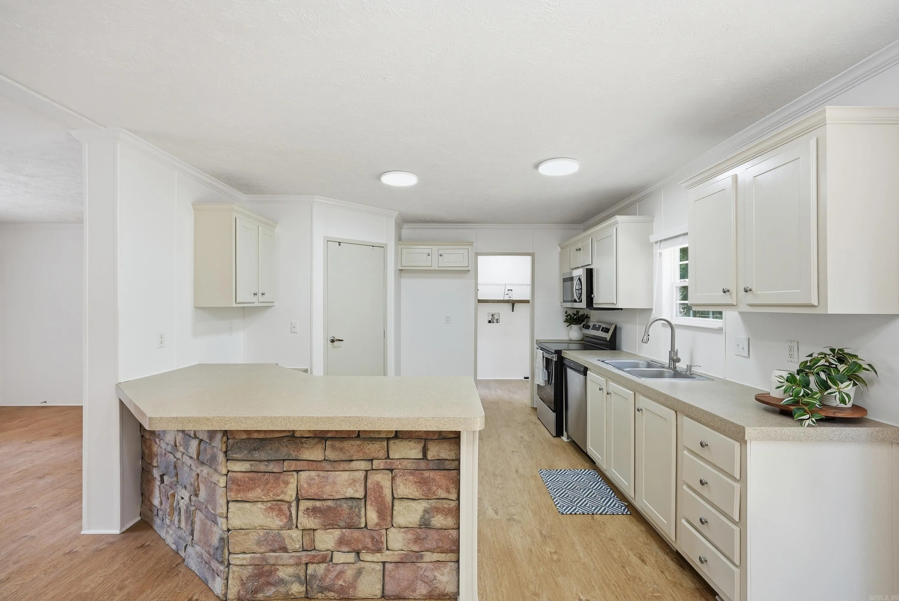 Property at 356  Shiloh - Image 14