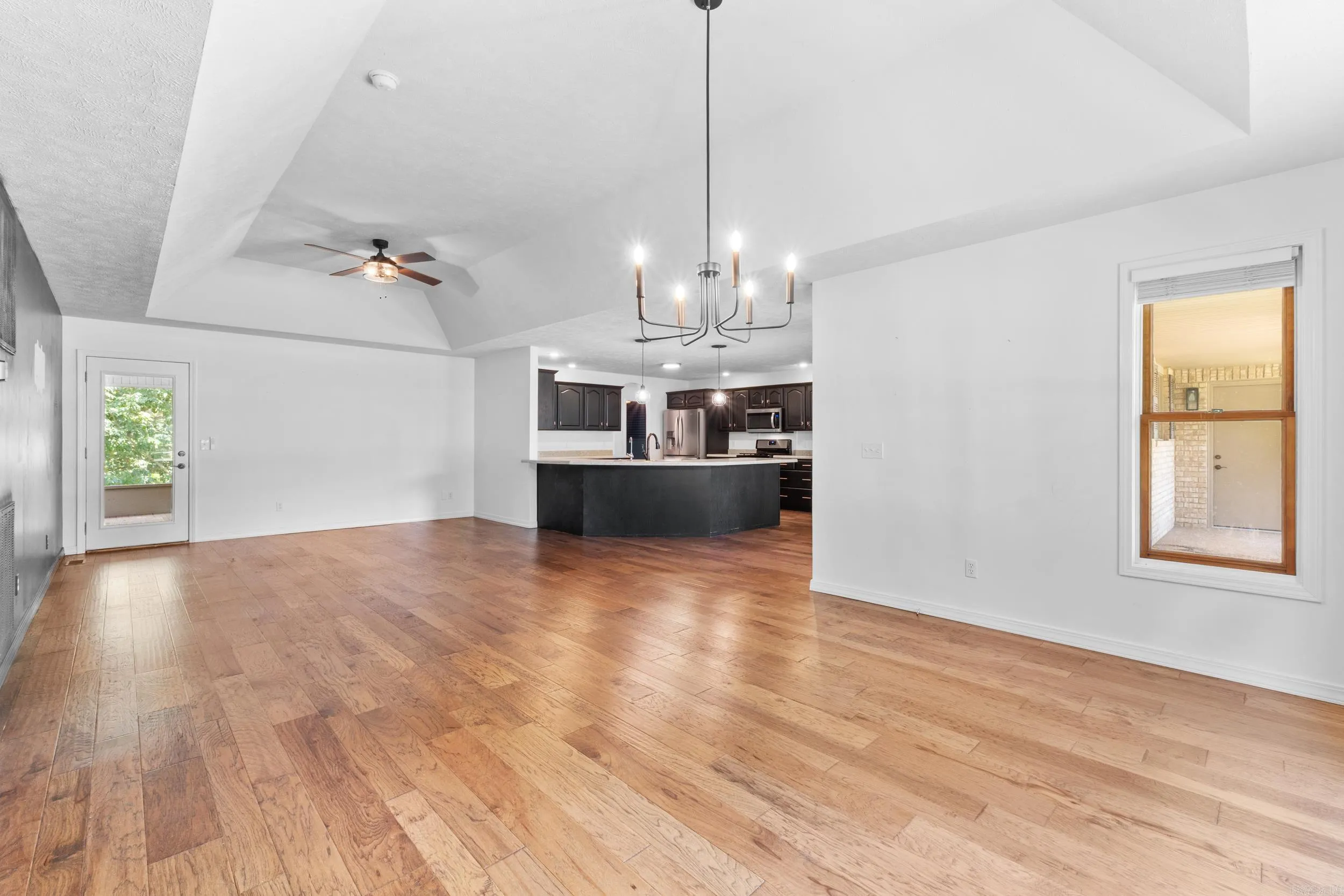 Property at 1601  Inverness - Image 11
