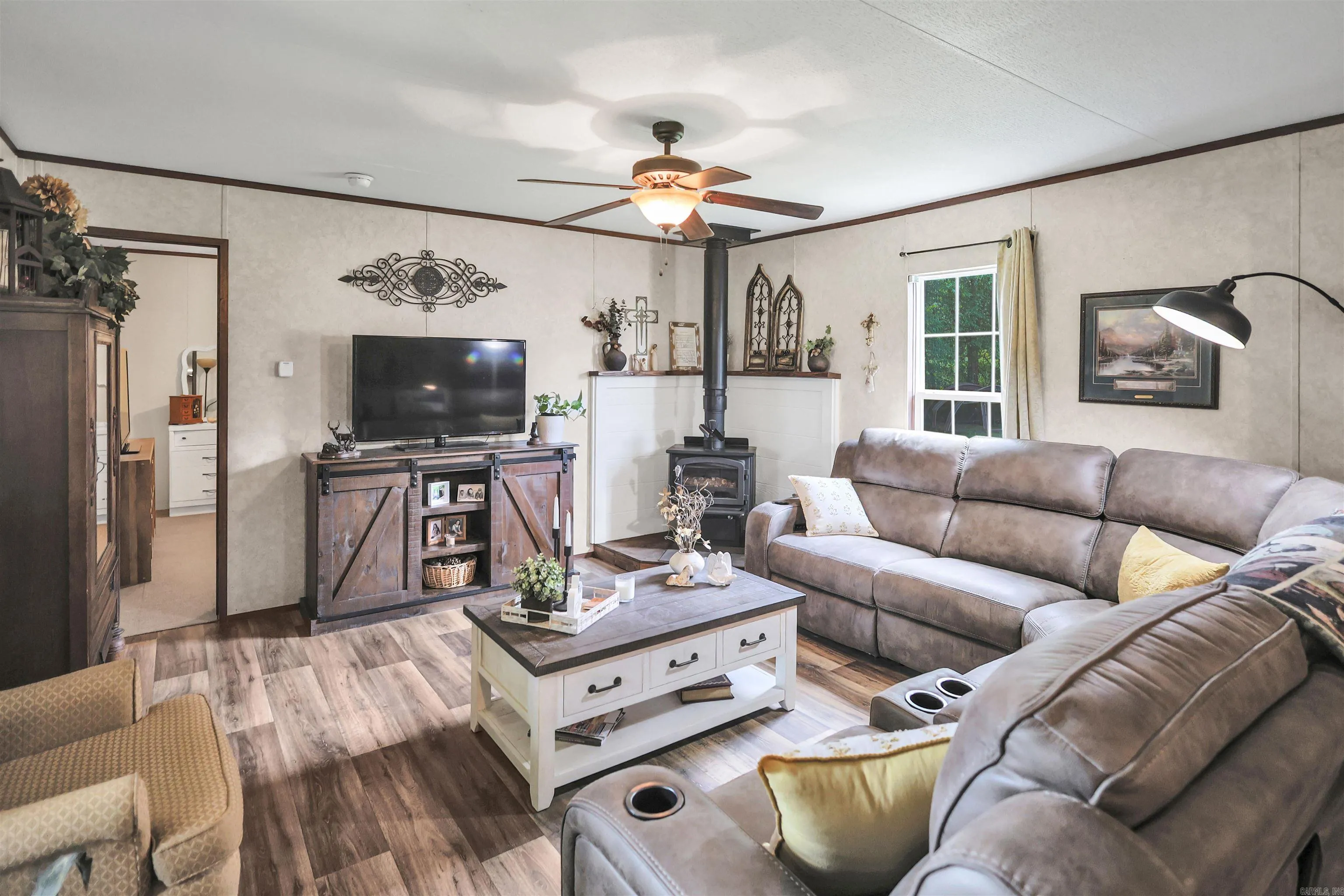 Property at 1101  Brushy - Image 9