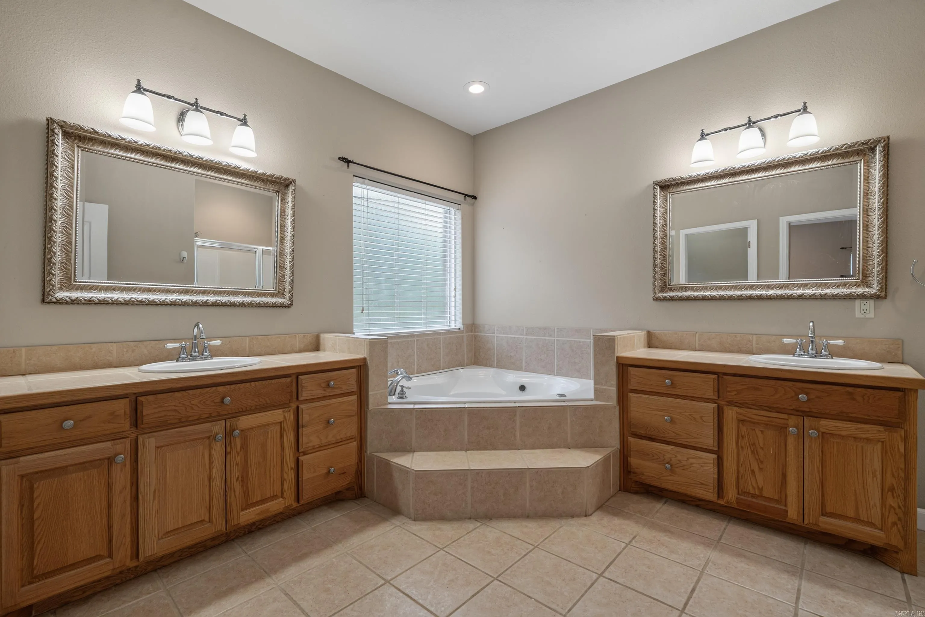 Property at 151  Wincastle - Image 26