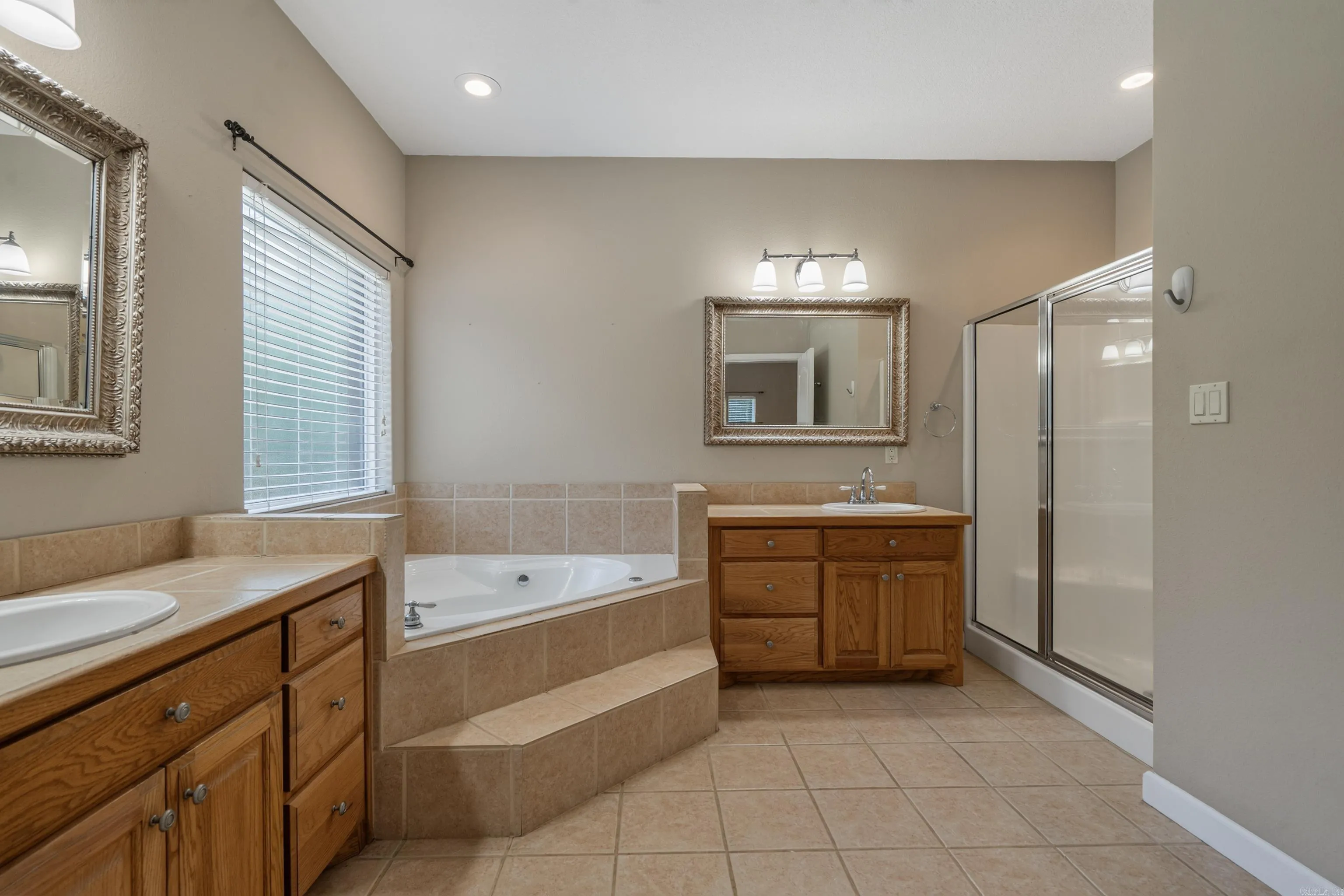 Property at 151  Wincastle - Image 27