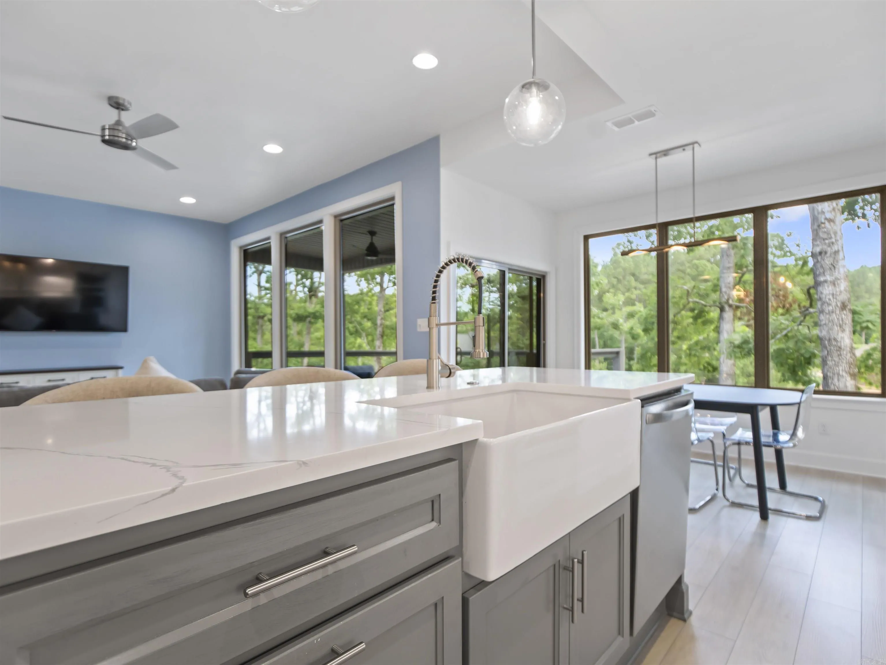 Property at 48  Panorama dr. - Image 8