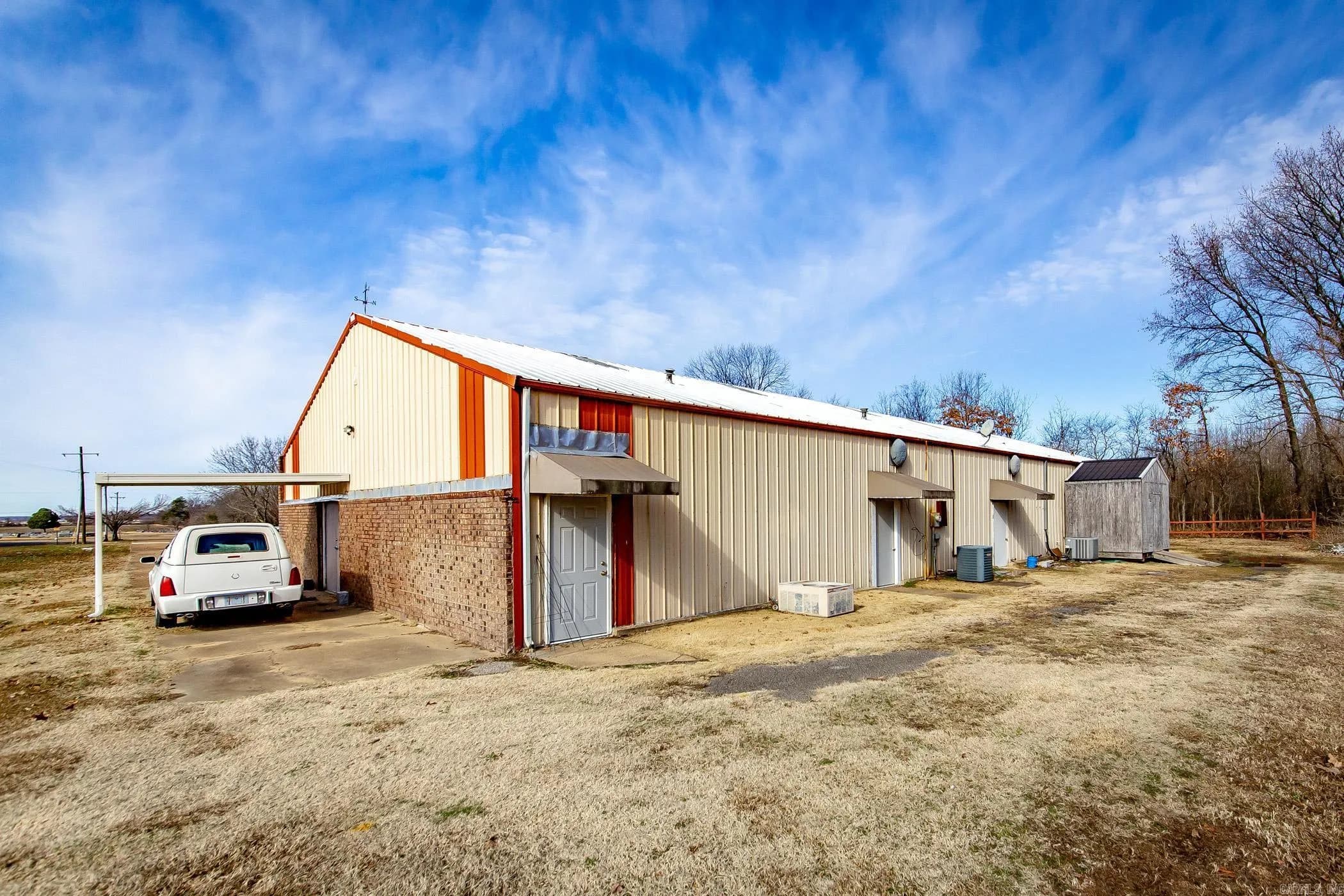 Property at 2605 S  Washington - Image 35