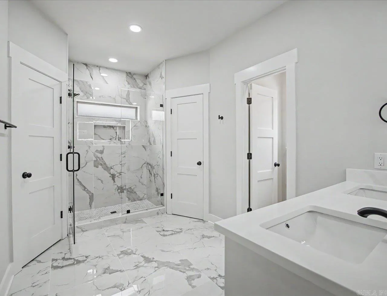 Property at 111  Glock - Image 16