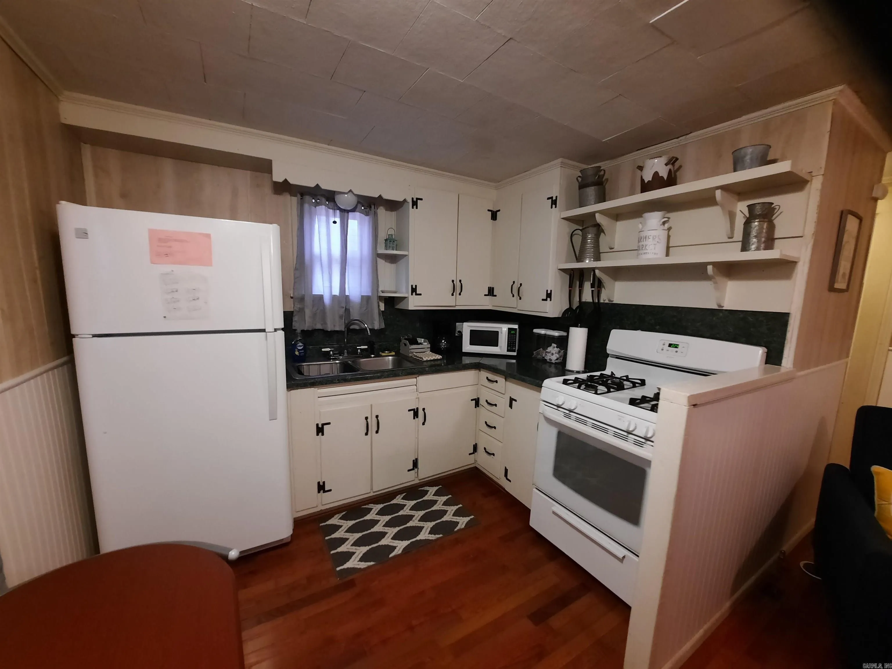 Property at 211 S Bayou - Image 7