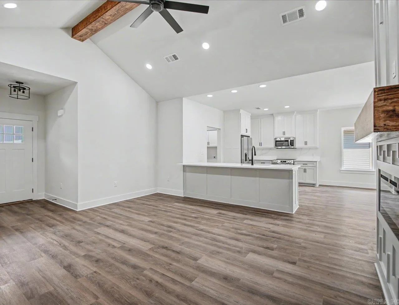 Property at 115  Glock - Image 5