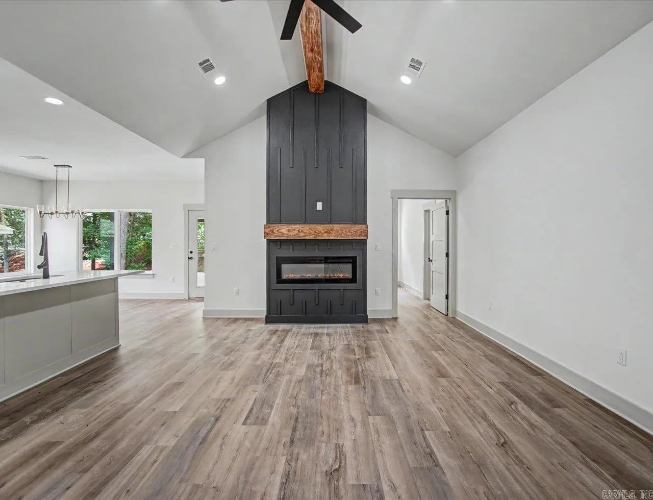 Property at 121  Glock - Image 2
