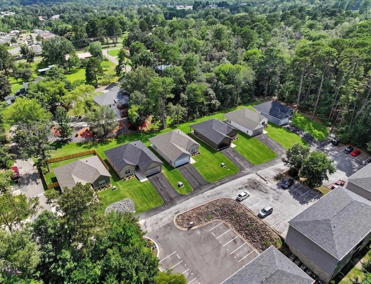 Property at 121  Glock - Image 24