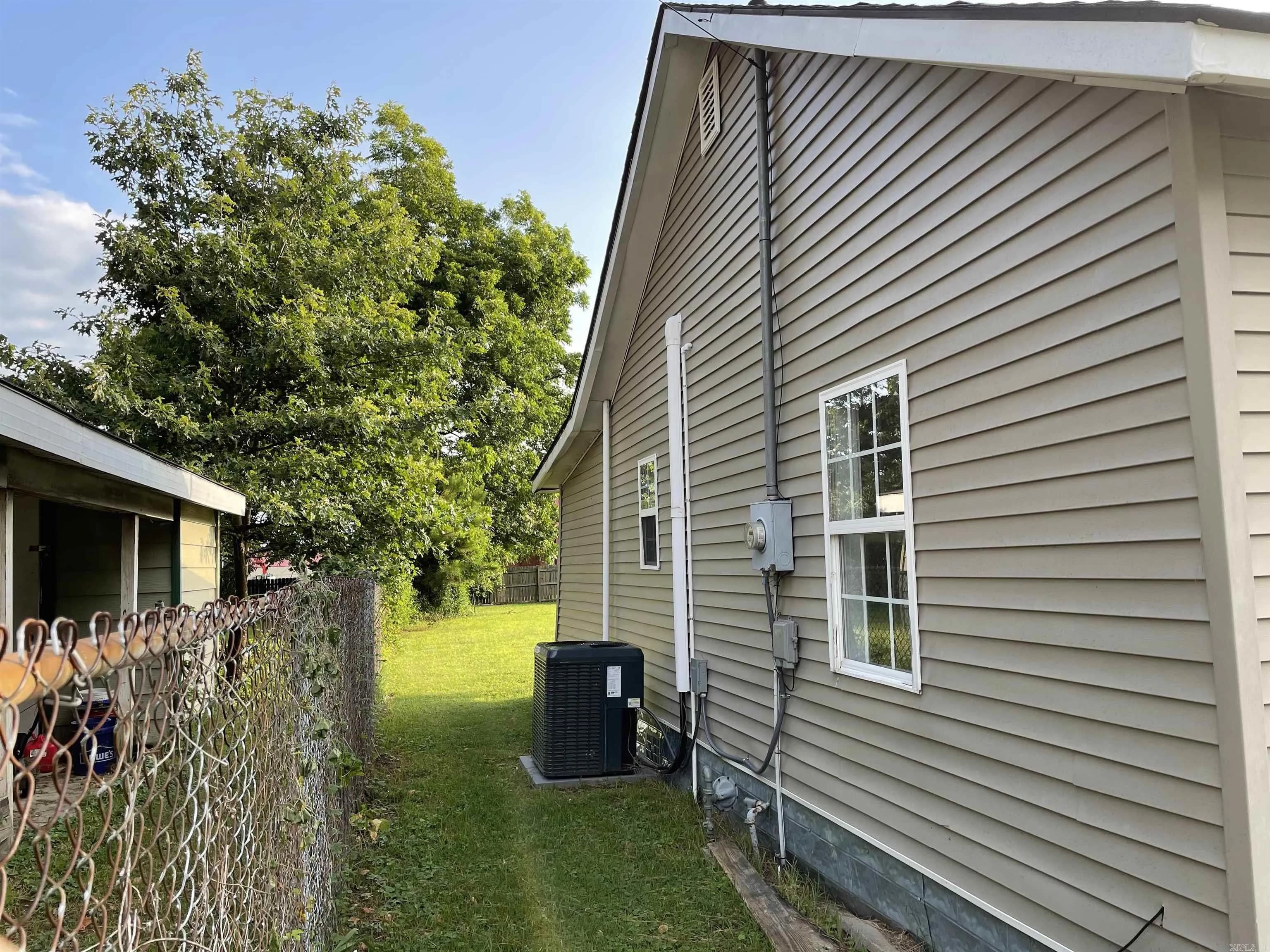 Property at 1507 W Emerson - Image 3