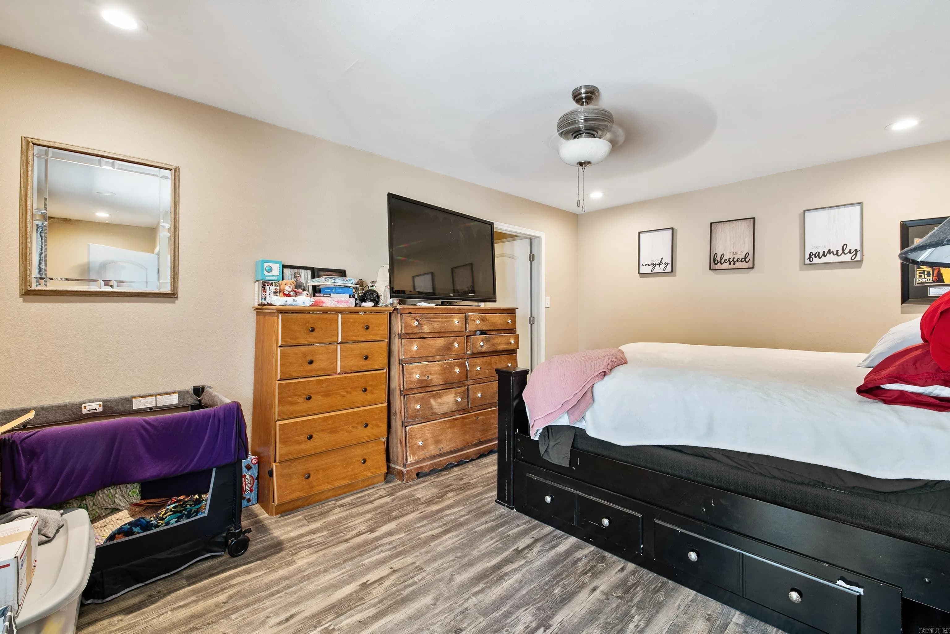 Property at 221  Adams - Image 15