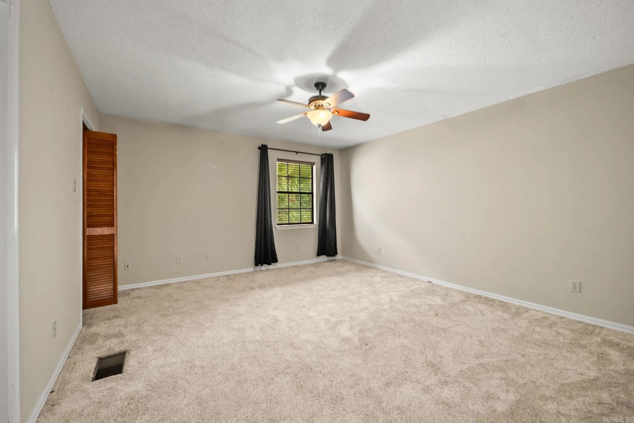 Property at 19  Hightrail - Image 33