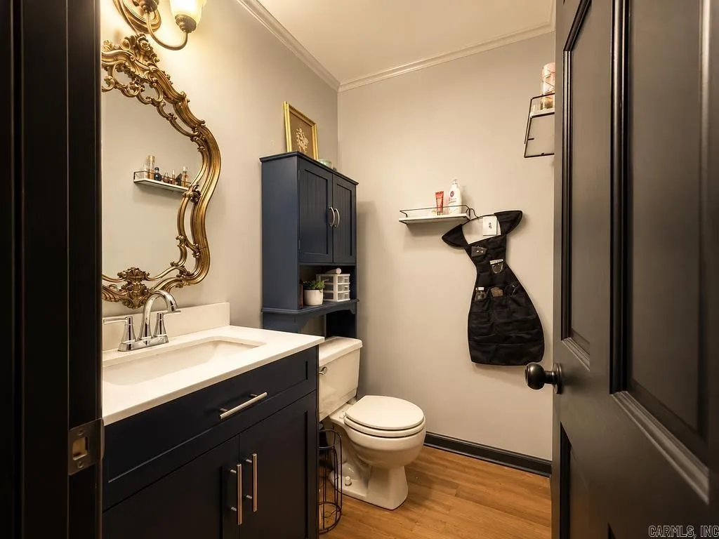 Property at 417 W 9th - Image 19