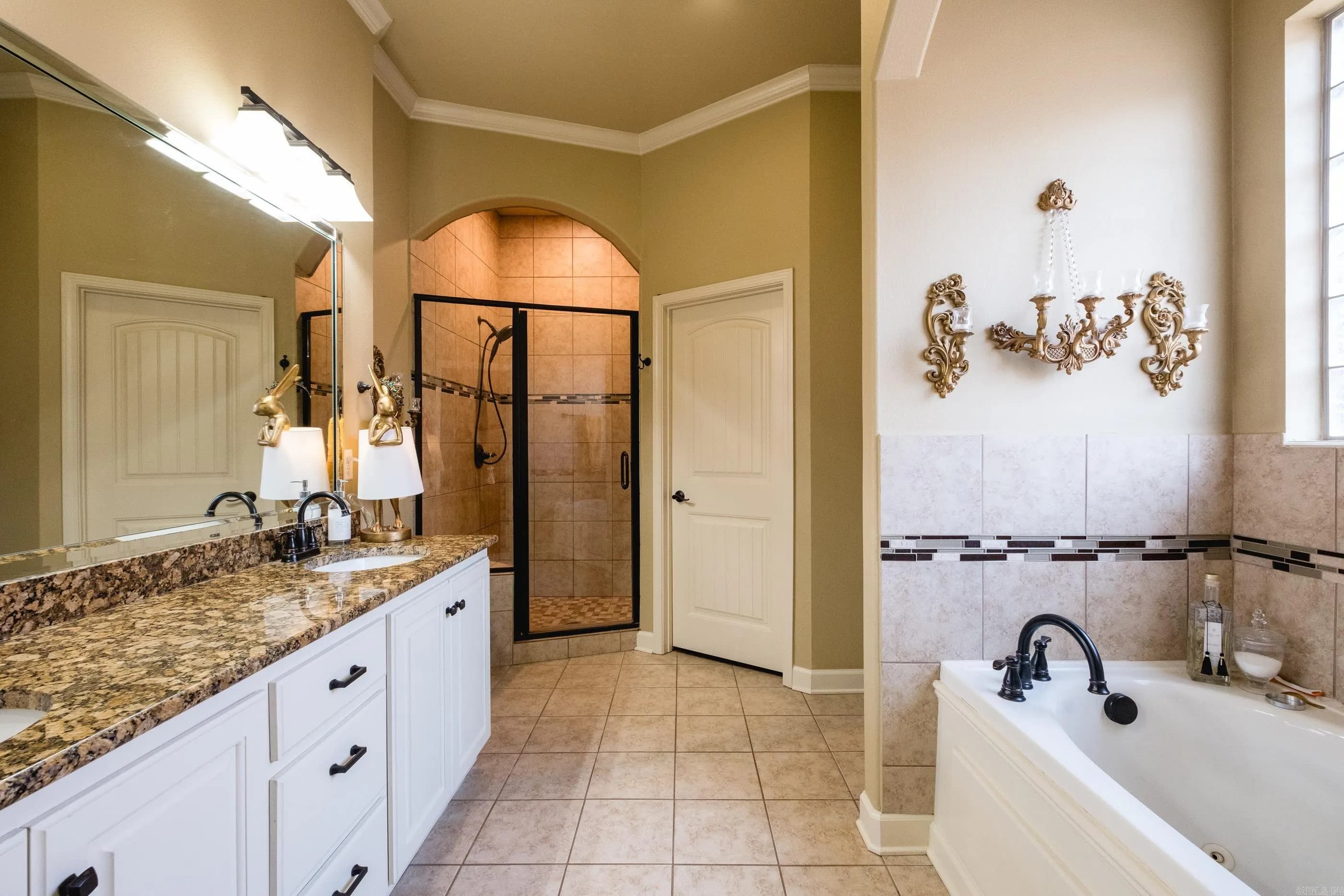 Property at 1  Tournay - Image 23