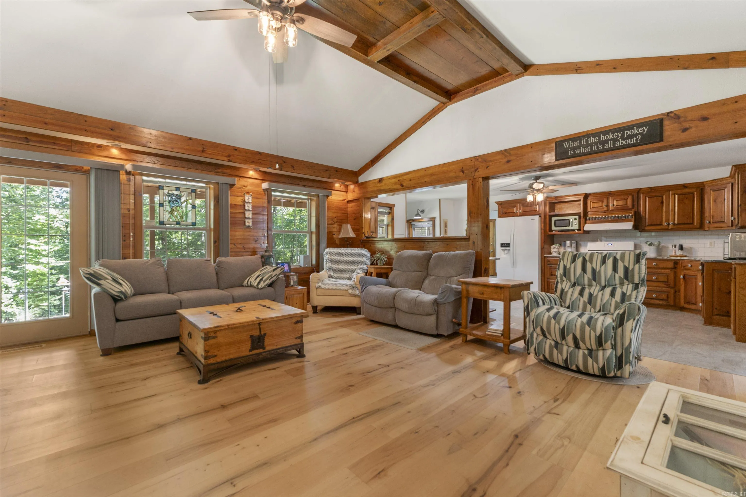 Property at 207  Holland - Image 10