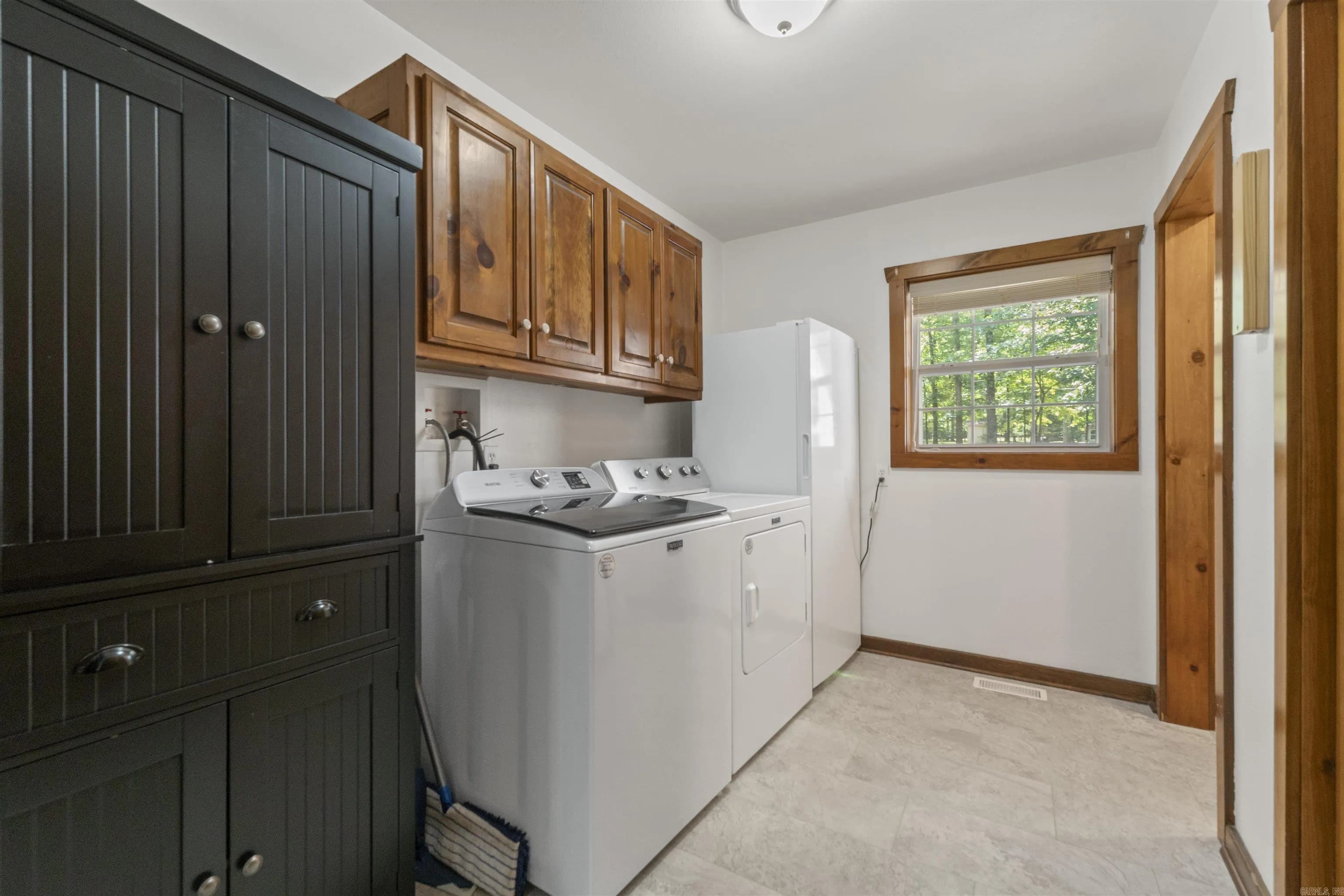 Property at 207  Holland - Image 30