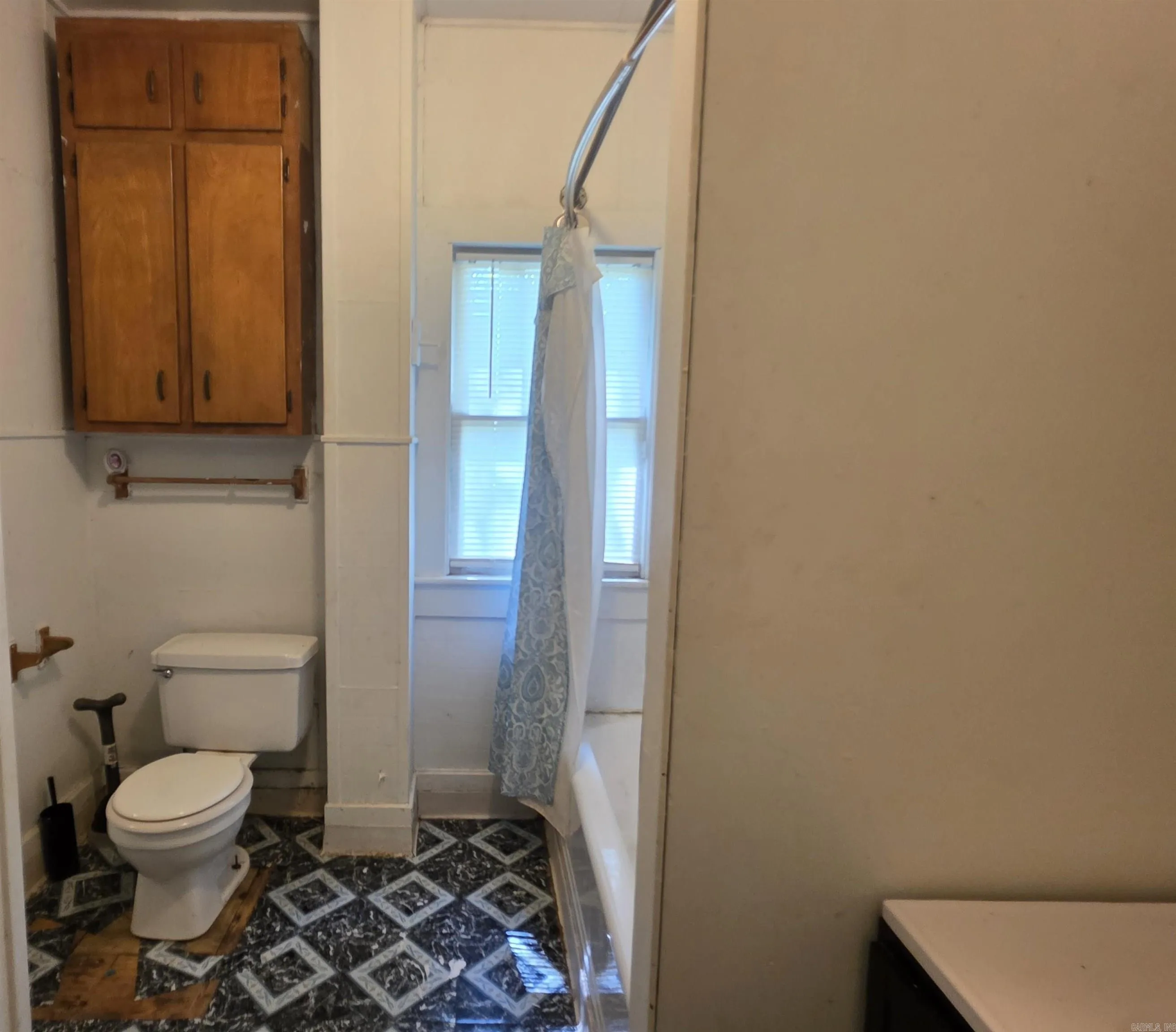 Property at 1604  Reeves - Image 15