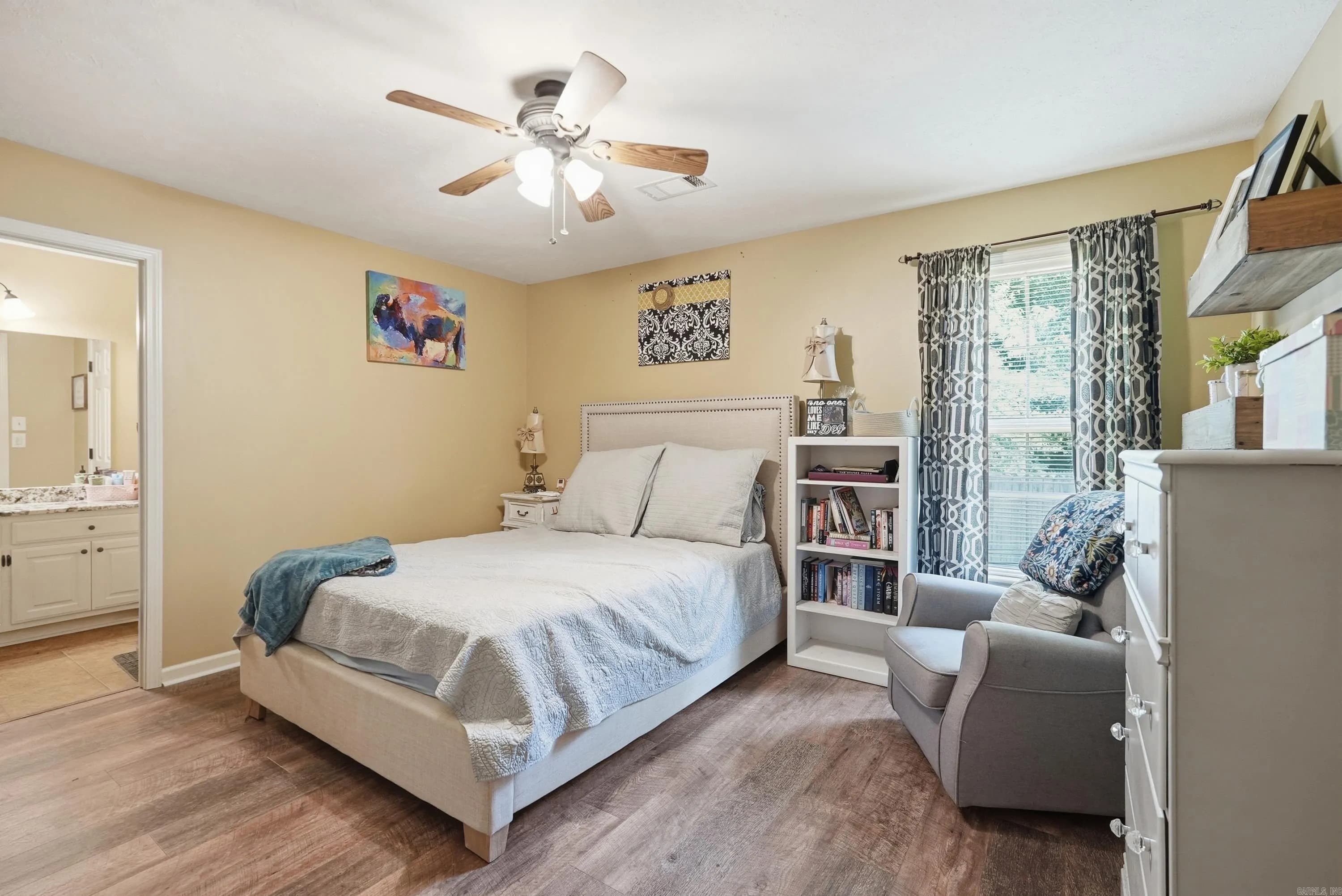 Property at 410  Calvin - Image 27