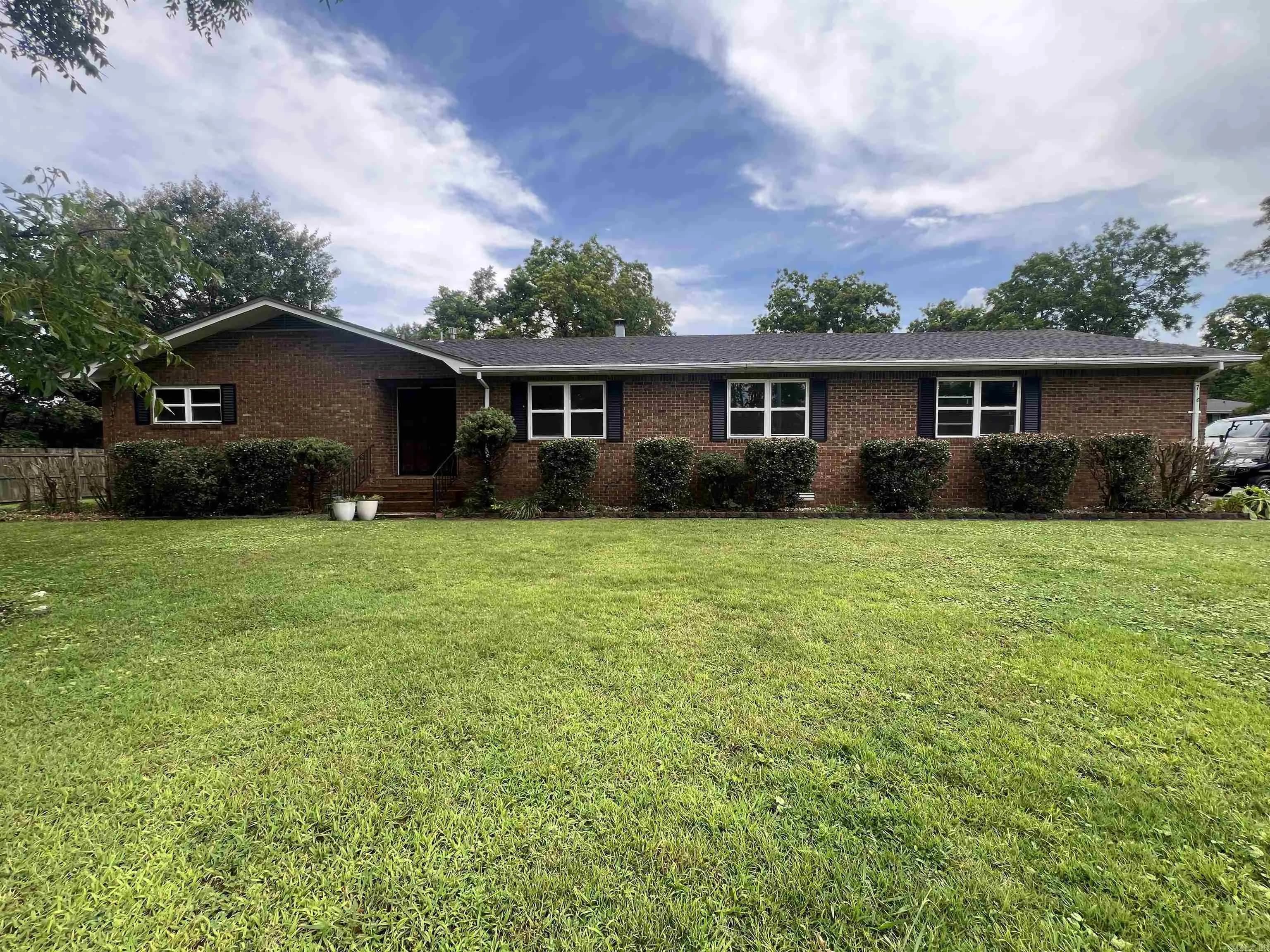 Property at 726 N 6th - Image 1