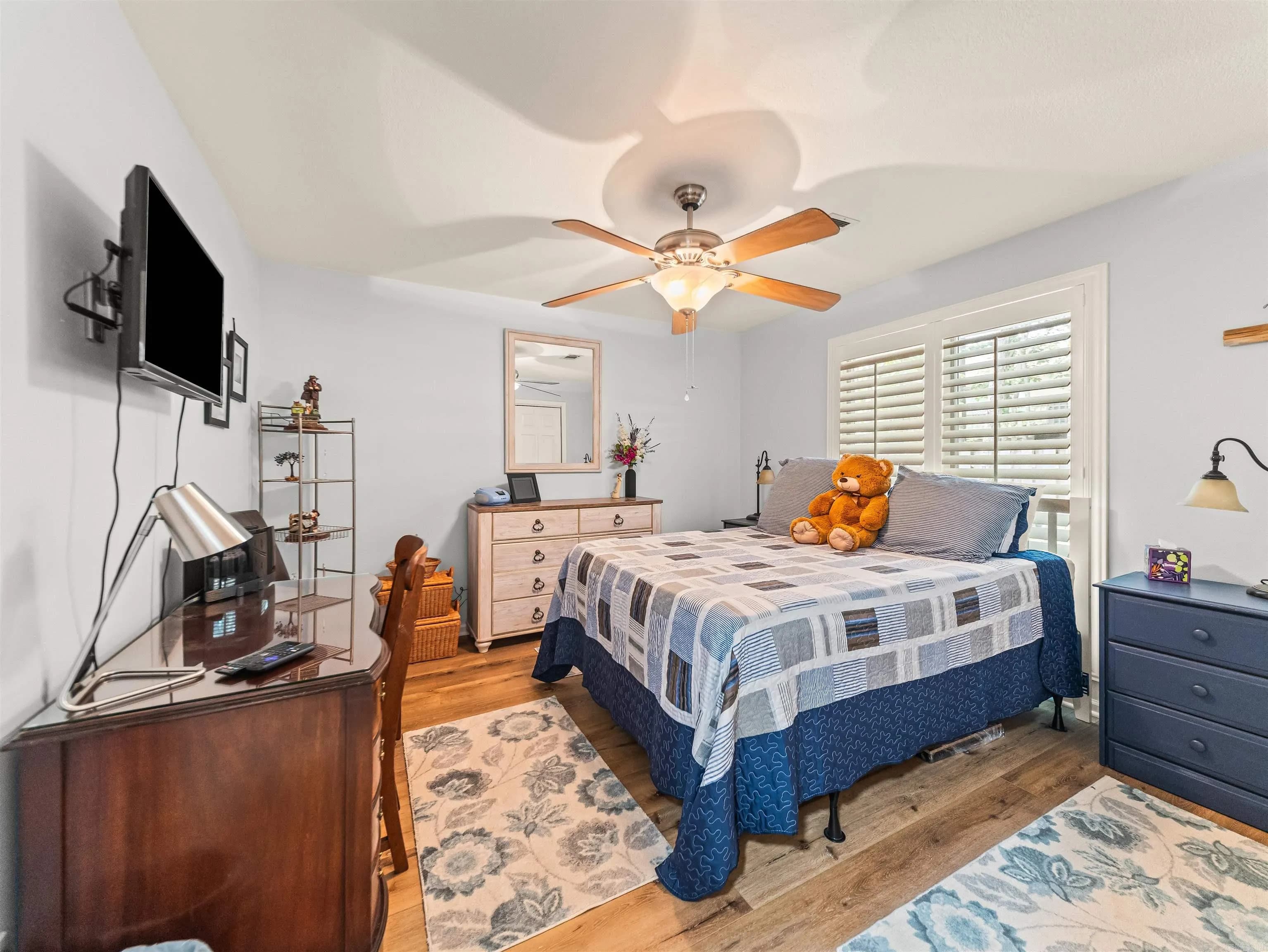Property at 10  Magnifico - Image 29