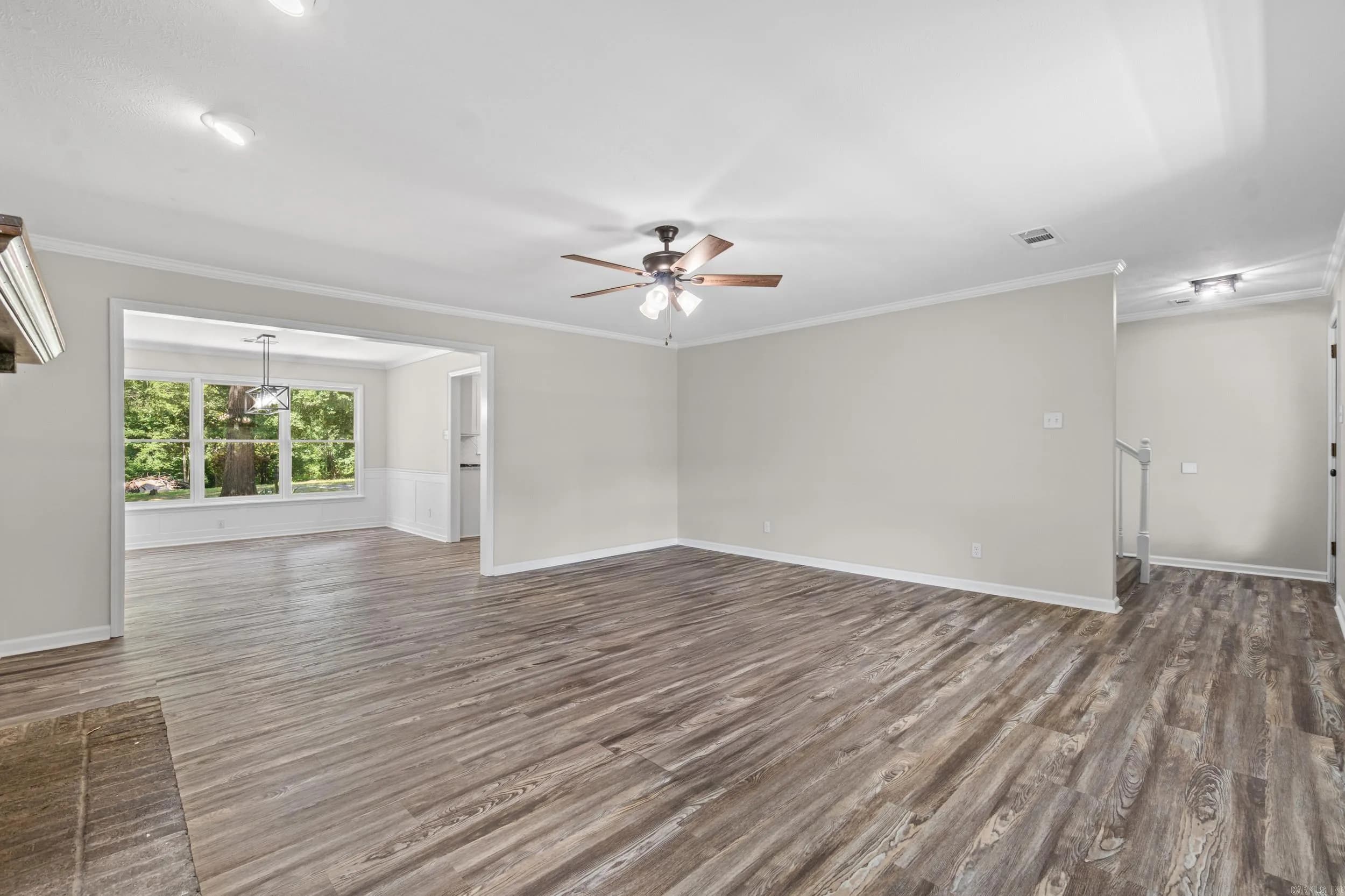 Property at 562  Lemay - Image 6