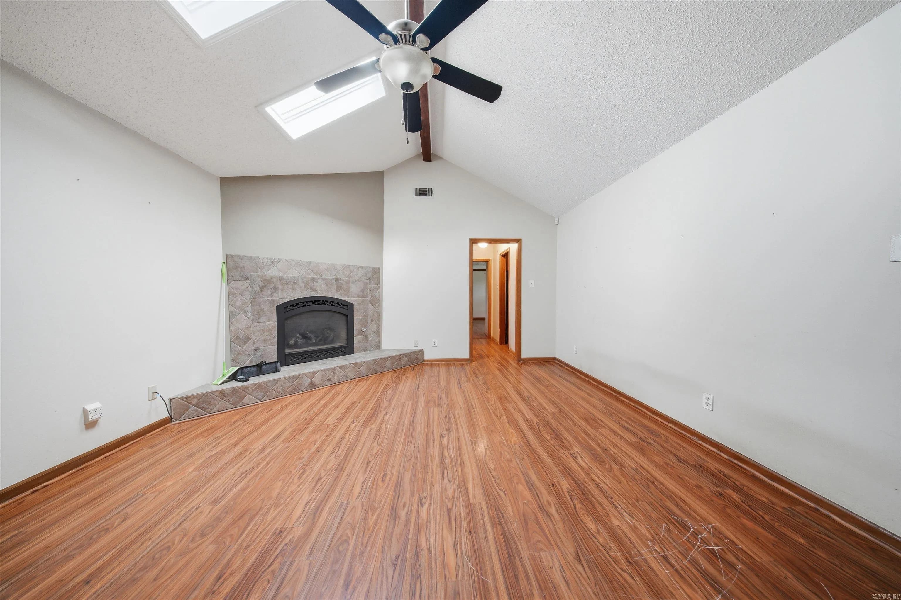 Property at 620  Chaucer ct - Image 7