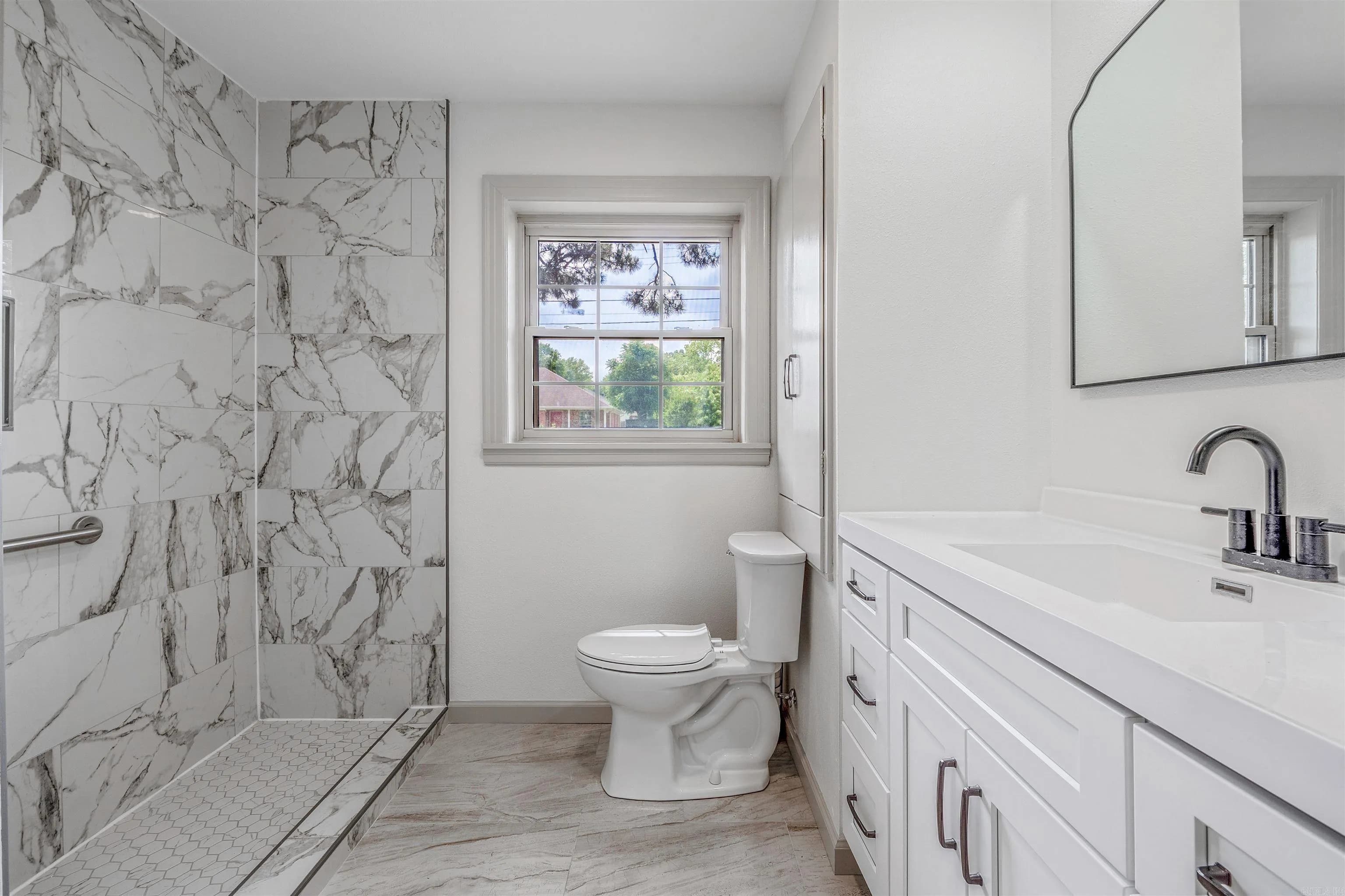 Property at 101  Roosevelt cir. - Image 19