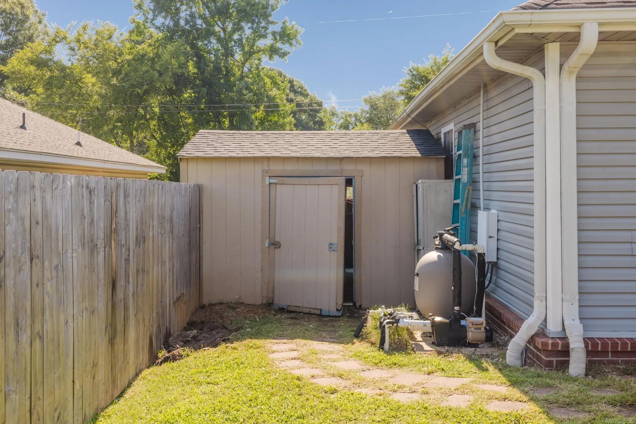 Property at 426  Quantz - Image 41