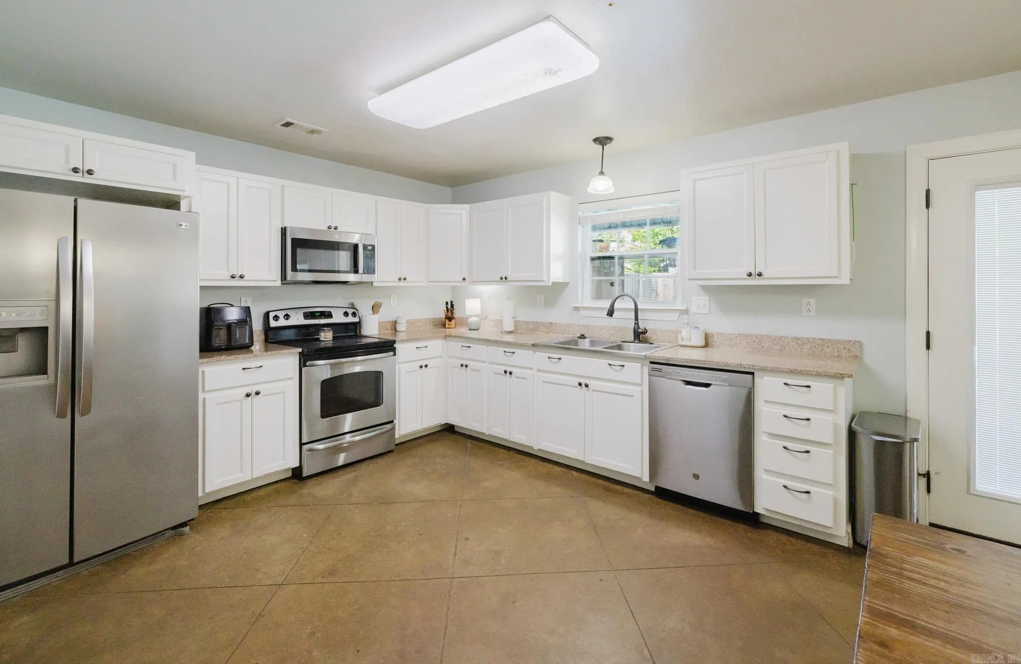 Property at 426  Quantz - Image 17