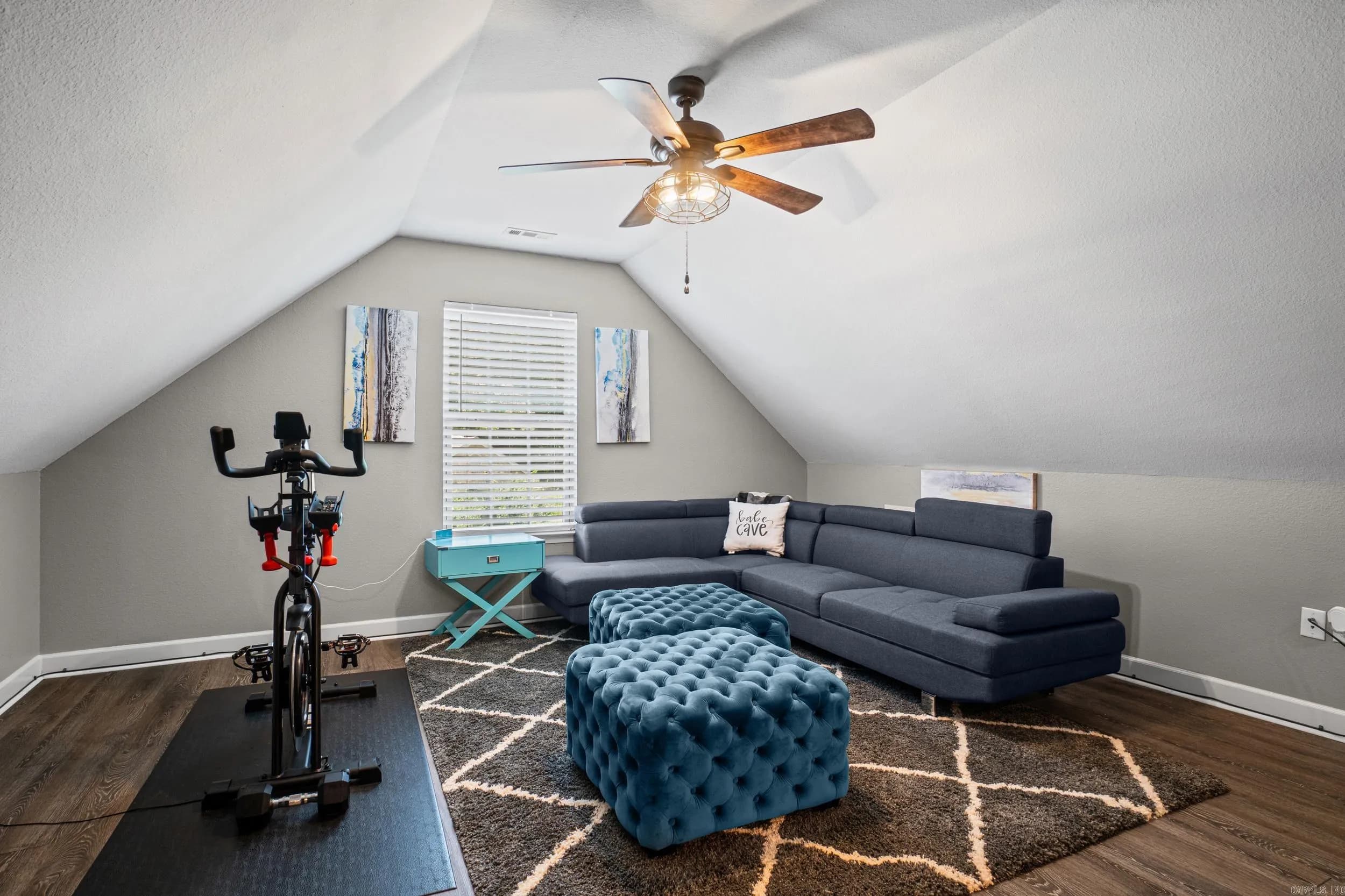 Property at 1085  Mountain side - Image 15