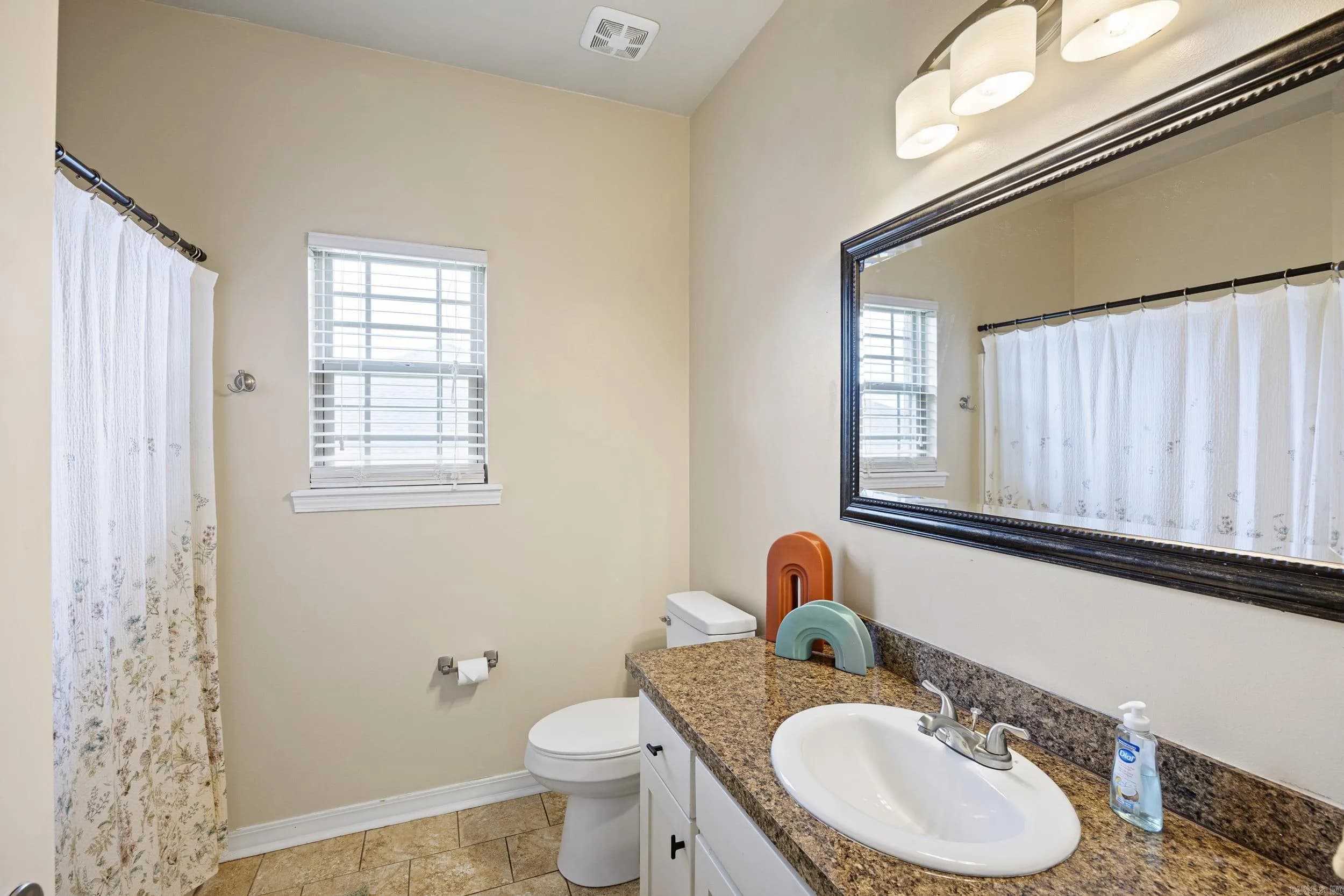 Property at 220  Ashford - Image 20