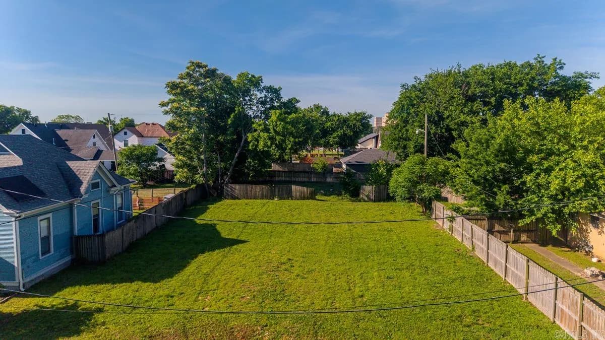 Property at 507 E 15th - Image 1