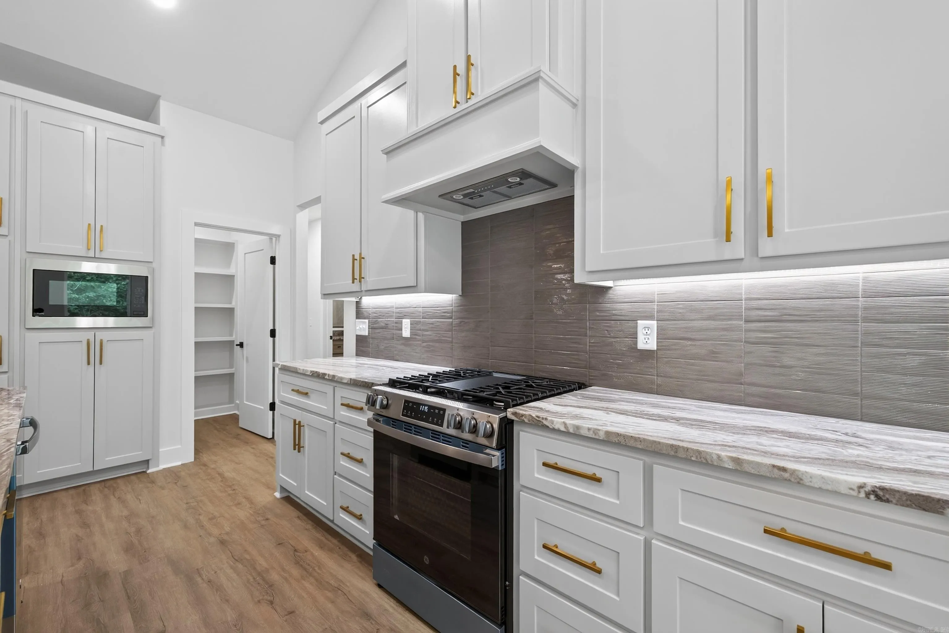 Property at 46  Estrella - Image 14