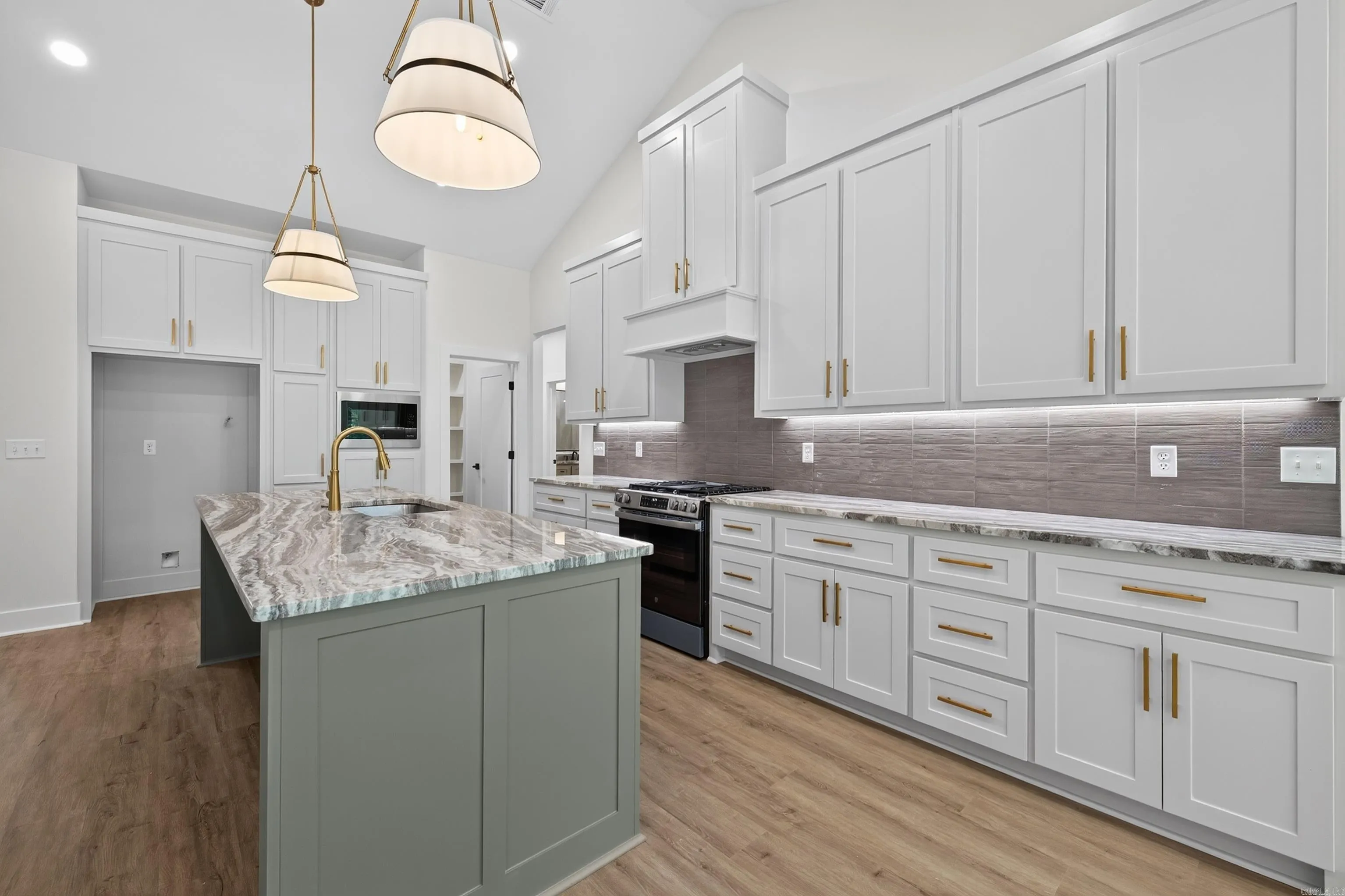 Property at 46  Estrella - Image 10