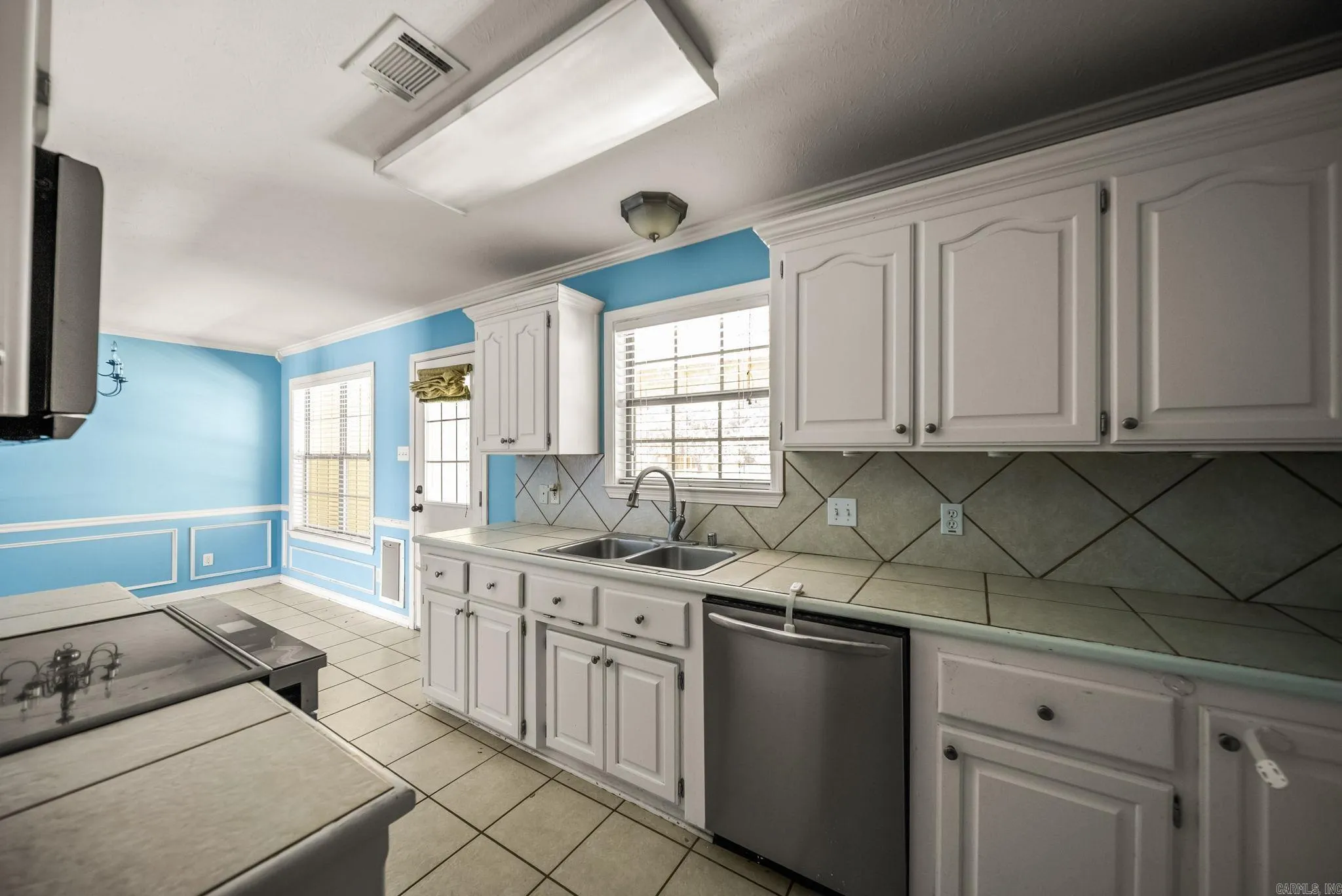 Property at 94  Emerald - Image 15