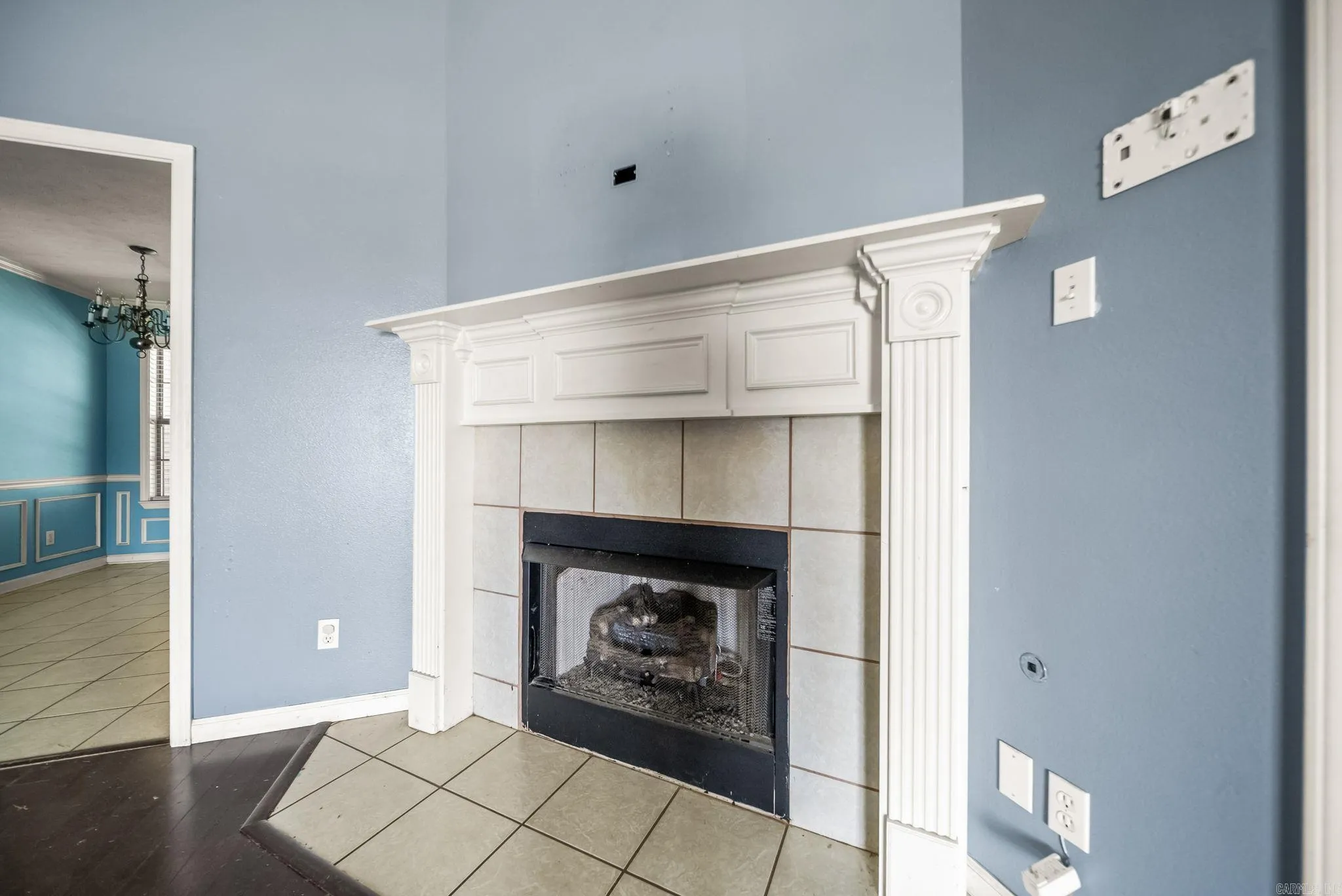 Property at 94  Emerald - Image 9