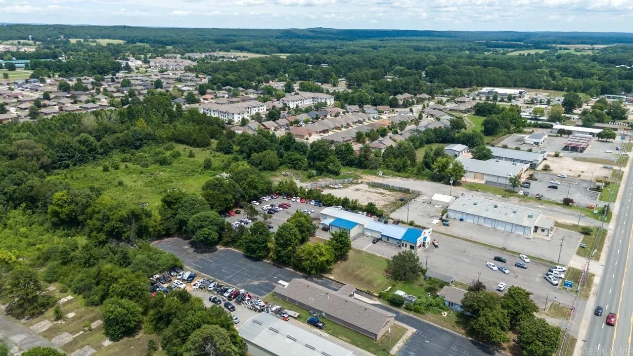 Property at 1570 E Oak - Image 11