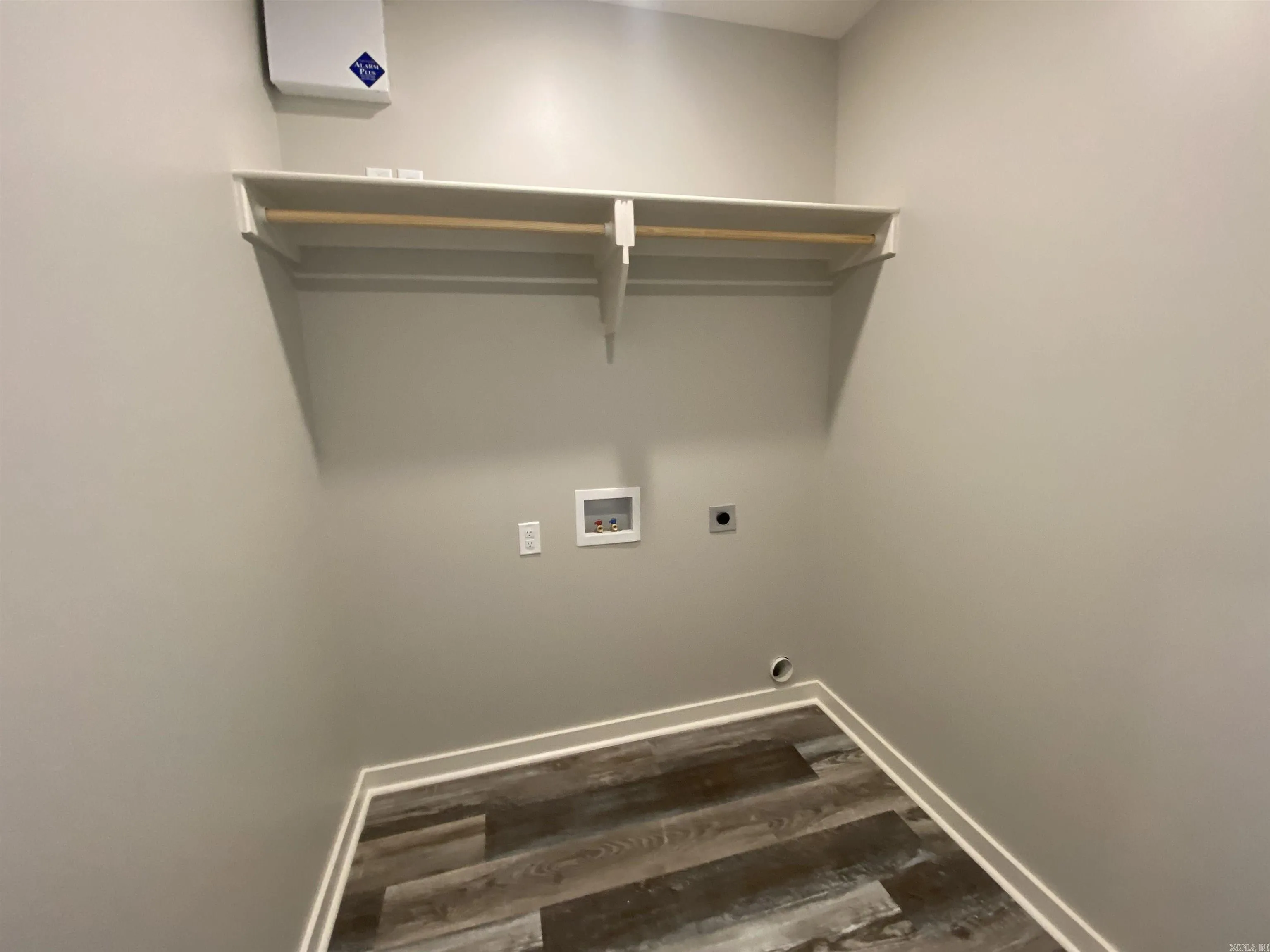 Property at 1229  Stella - Image 27