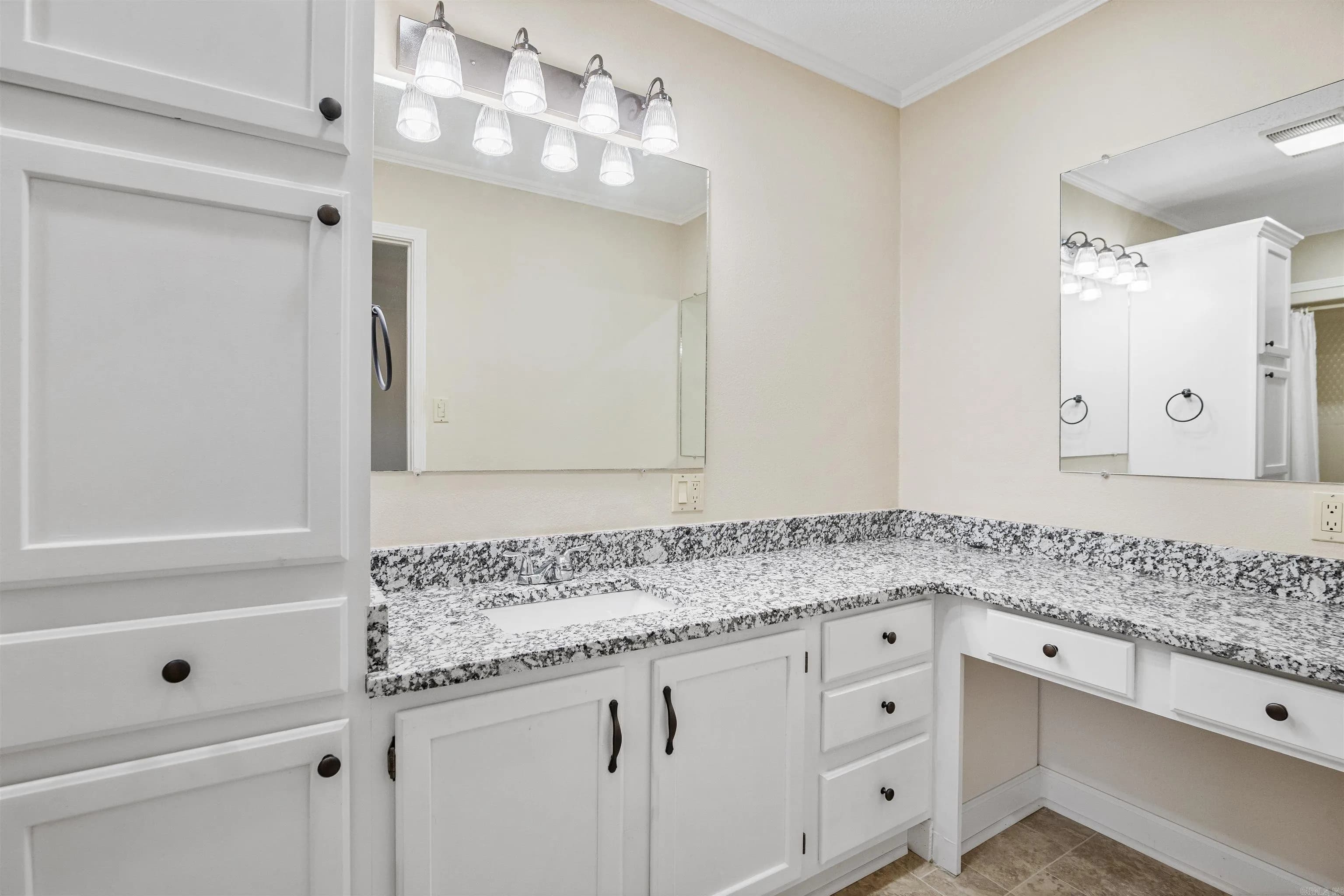 Property at 907 NW 6th - Image 17
