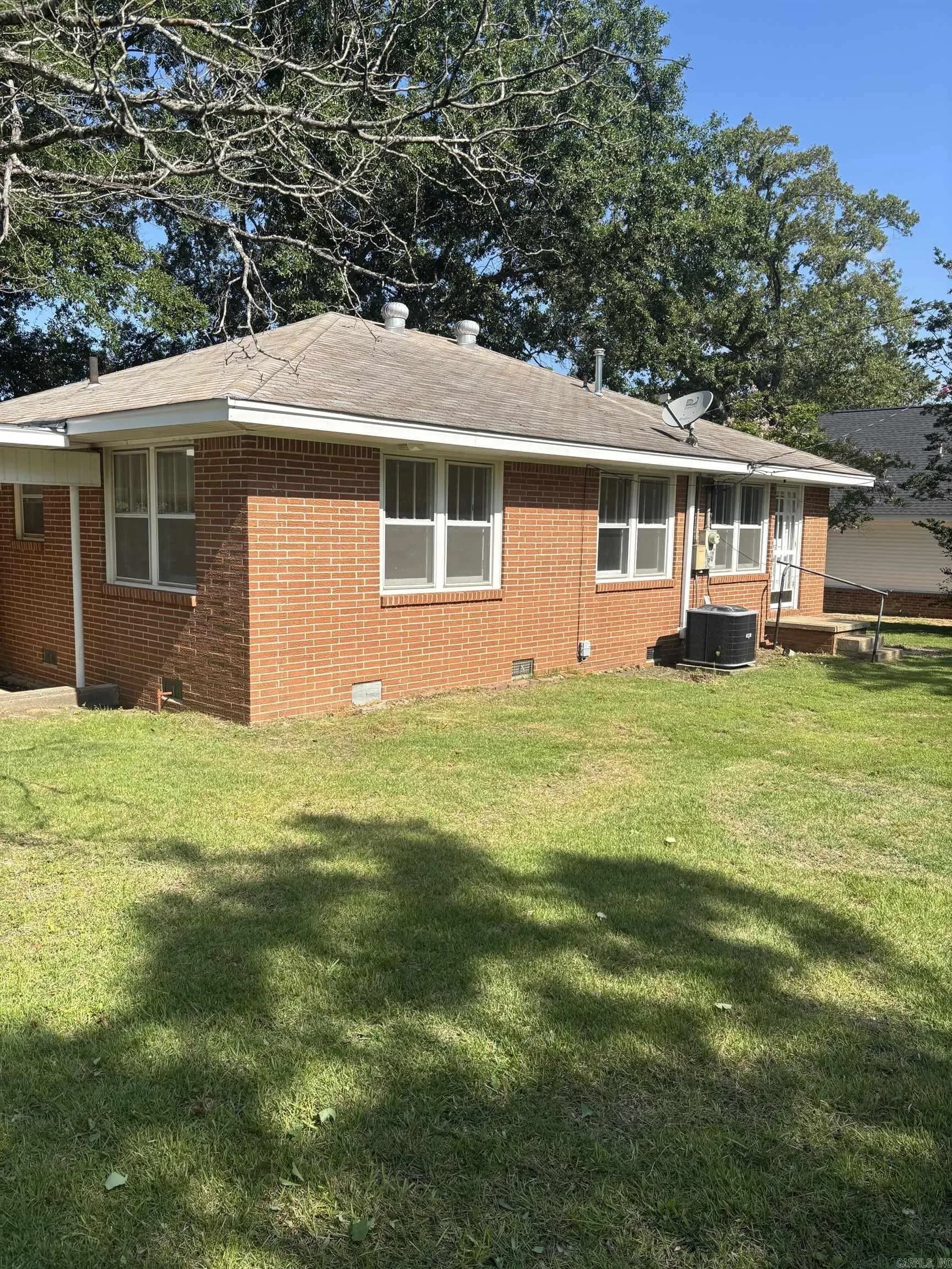Property at 2119  Sulton - Image 5