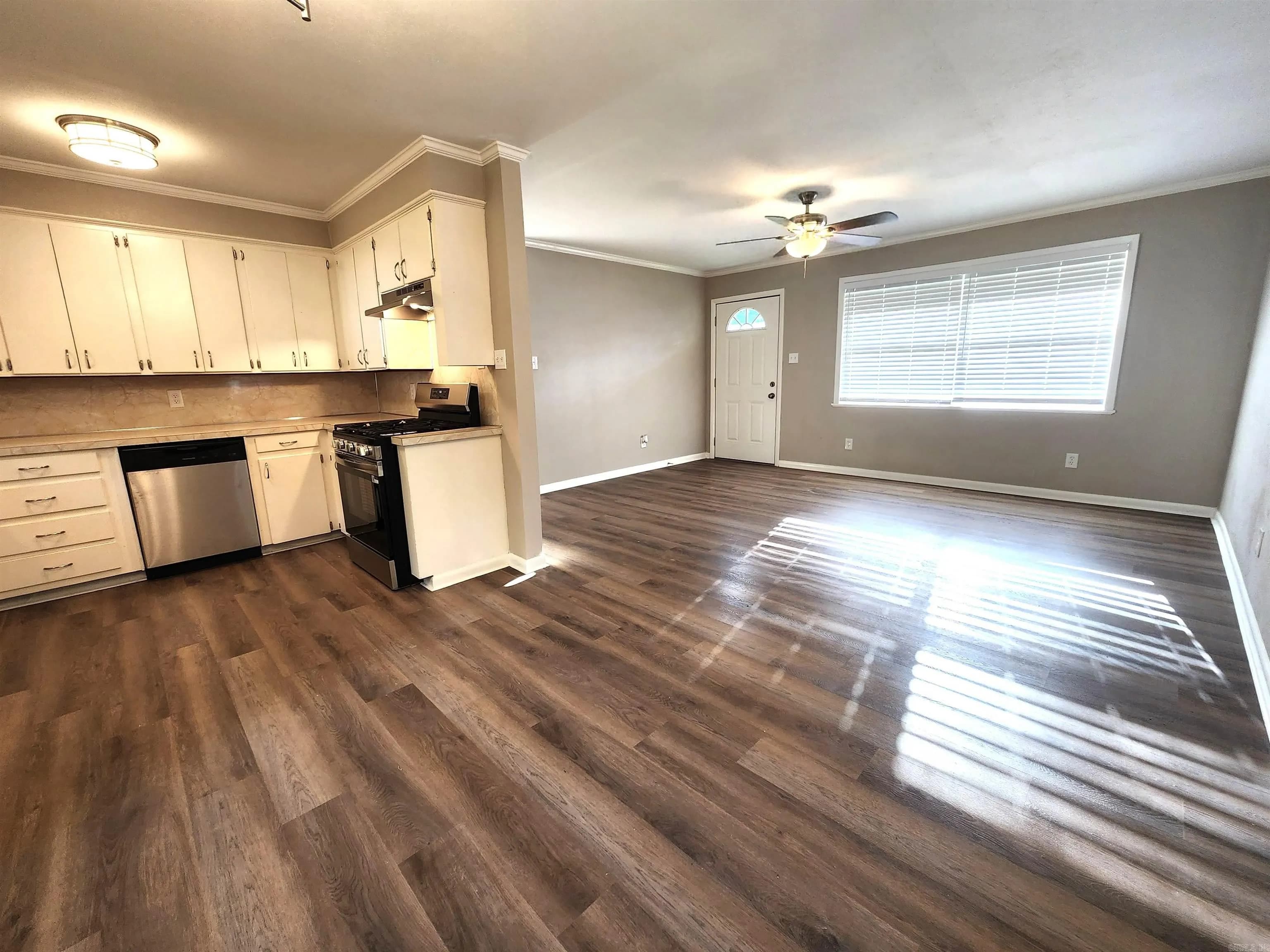 Property at 466  Atkins - Image 9