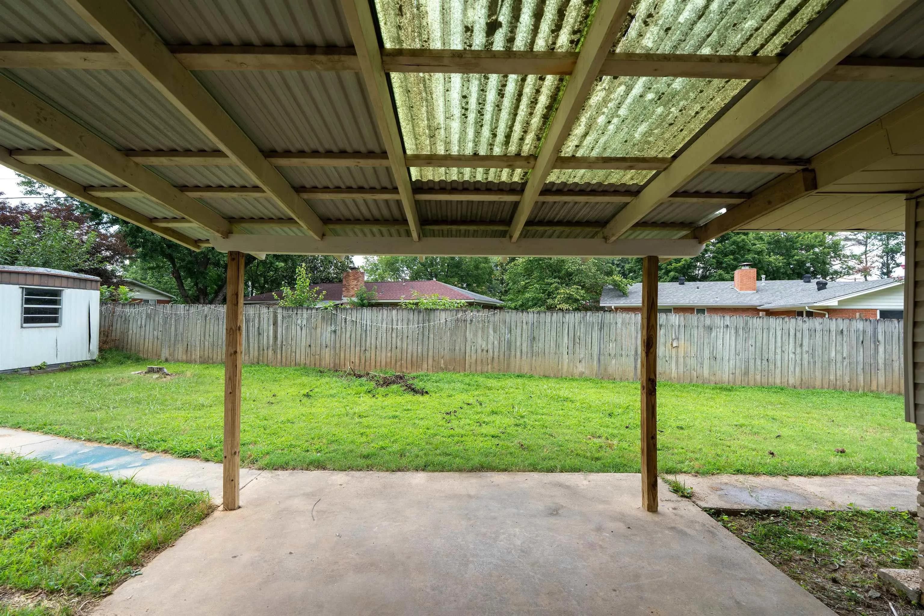 Property at 1902 W Arch - Image 34