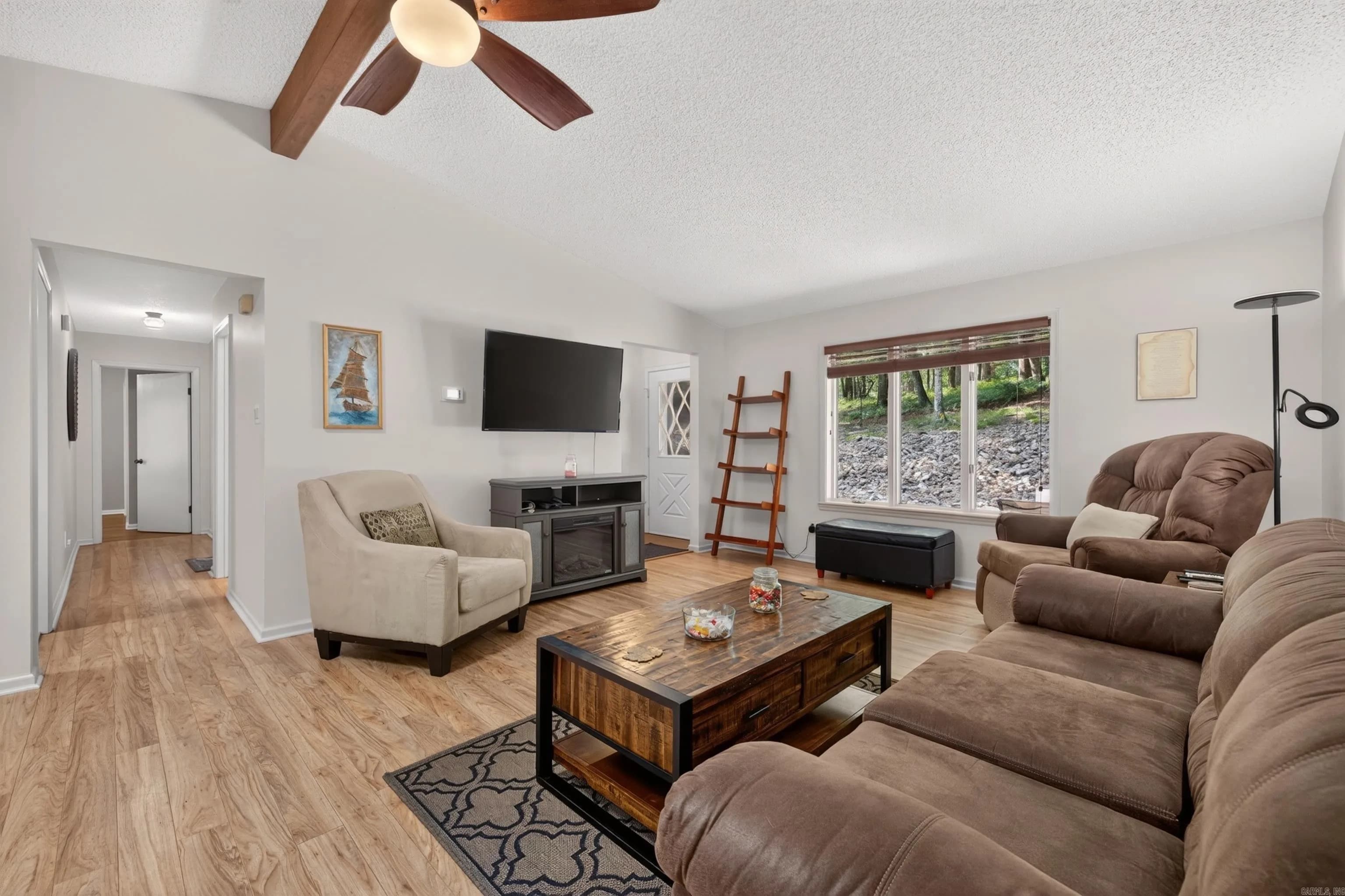 Property at 198  Empinado - Image 9