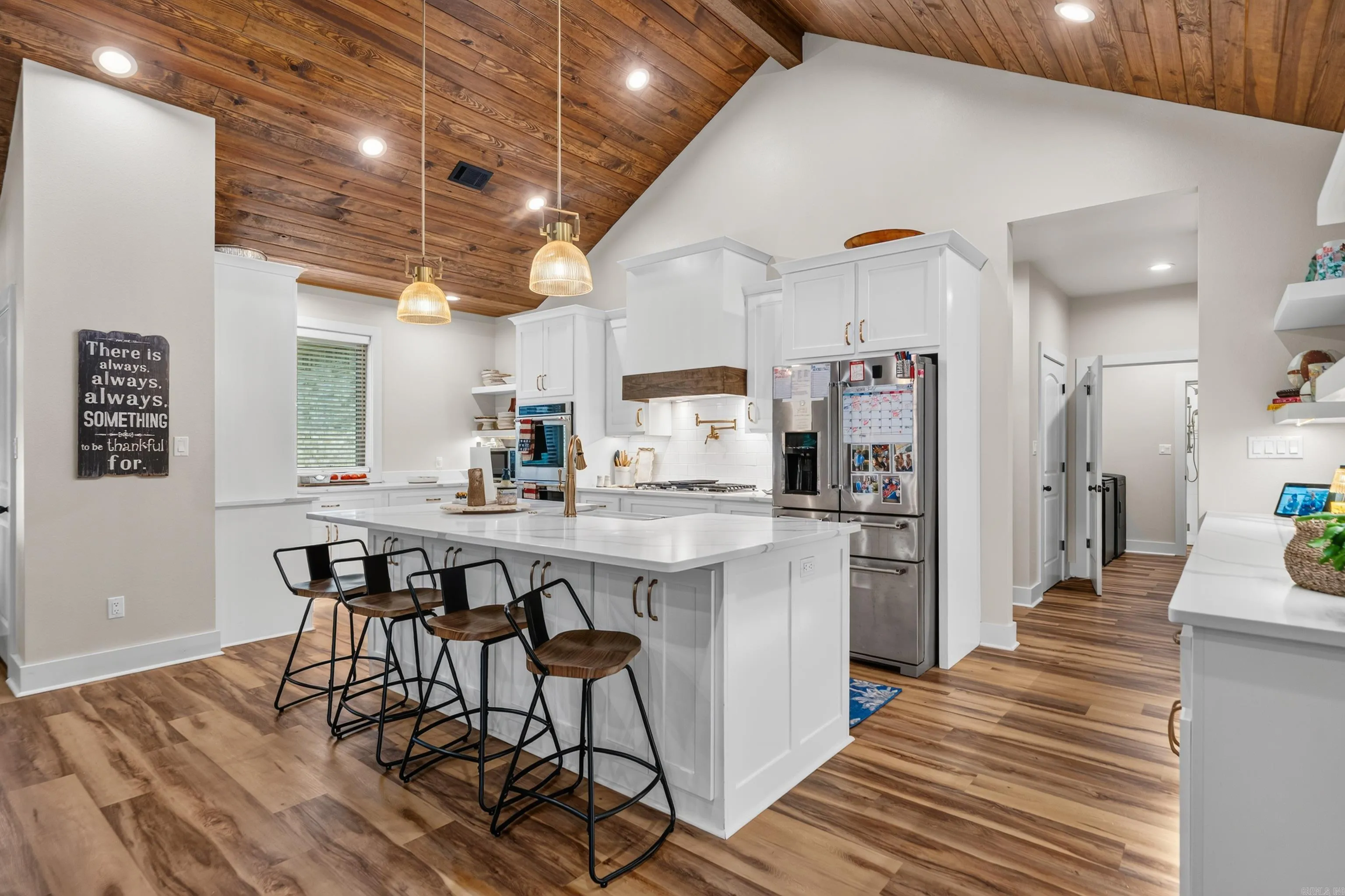 Property at 127  Rosecreek - Image 10