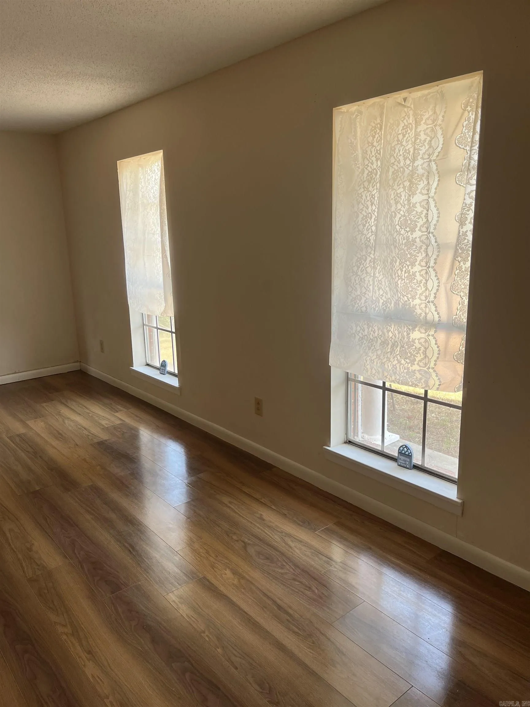 Property at 4404  Garland - Image 14