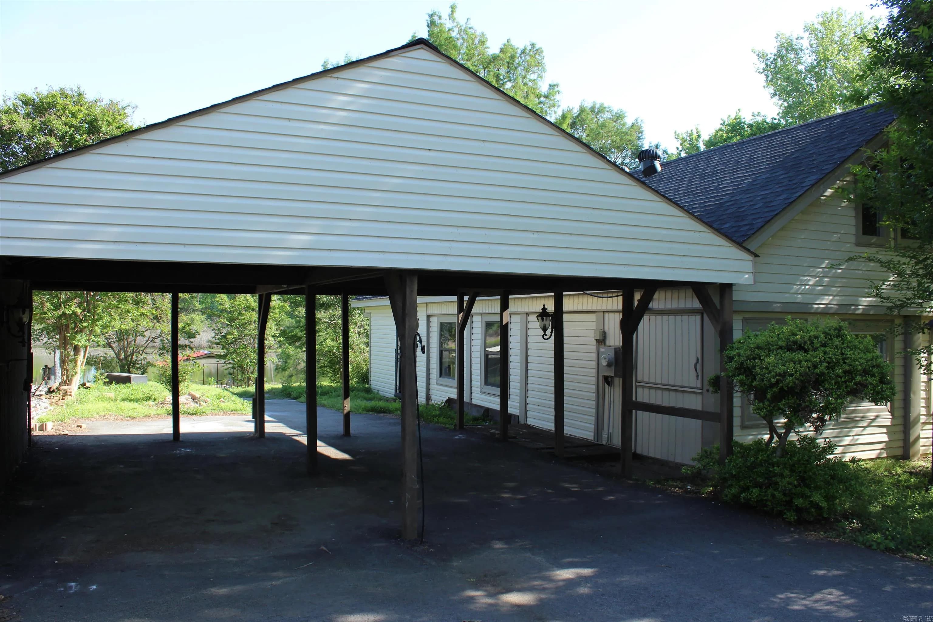 Property at 13118  Old river drive - Image 2