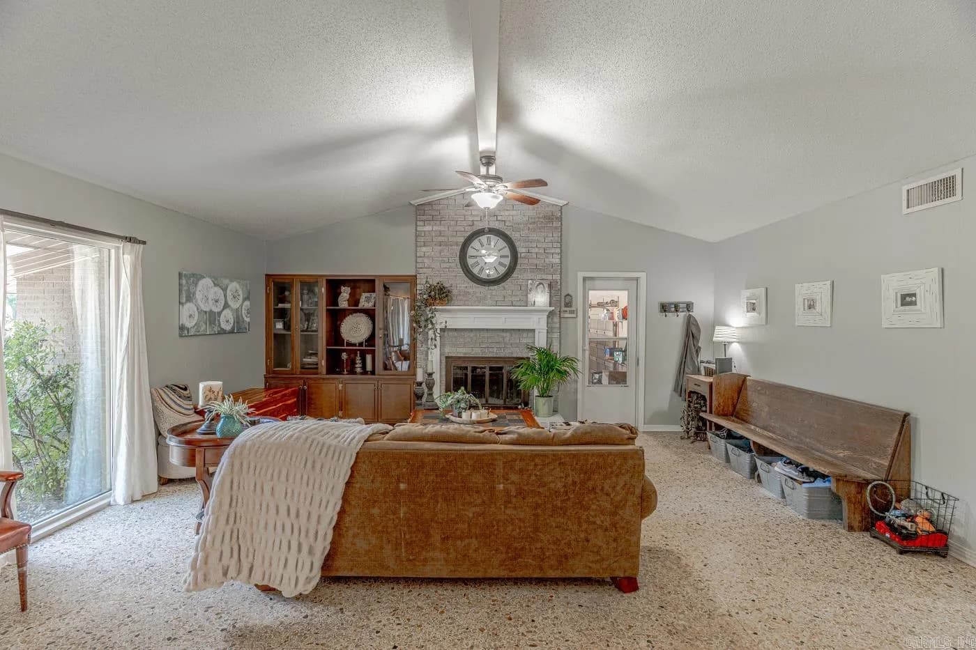 Property at 12  Meadowbrook - Image 10